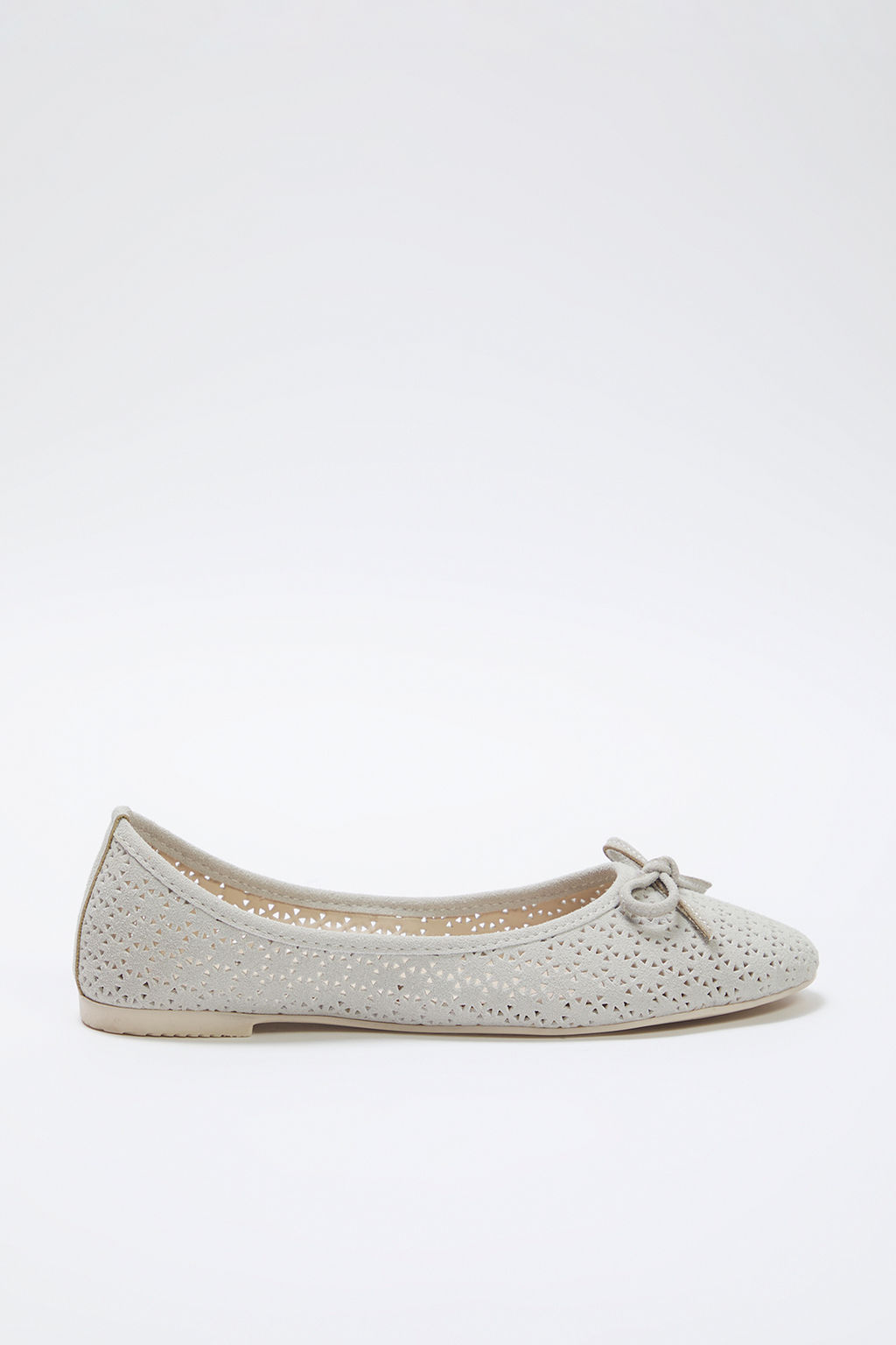 Trendyol Shoes Siyah Fiyonk Detayl? Delikli Ekstra Rahat Badem Burun Kad?n Babet TAKSS25BE00033 - Trendyolmilla фото 2