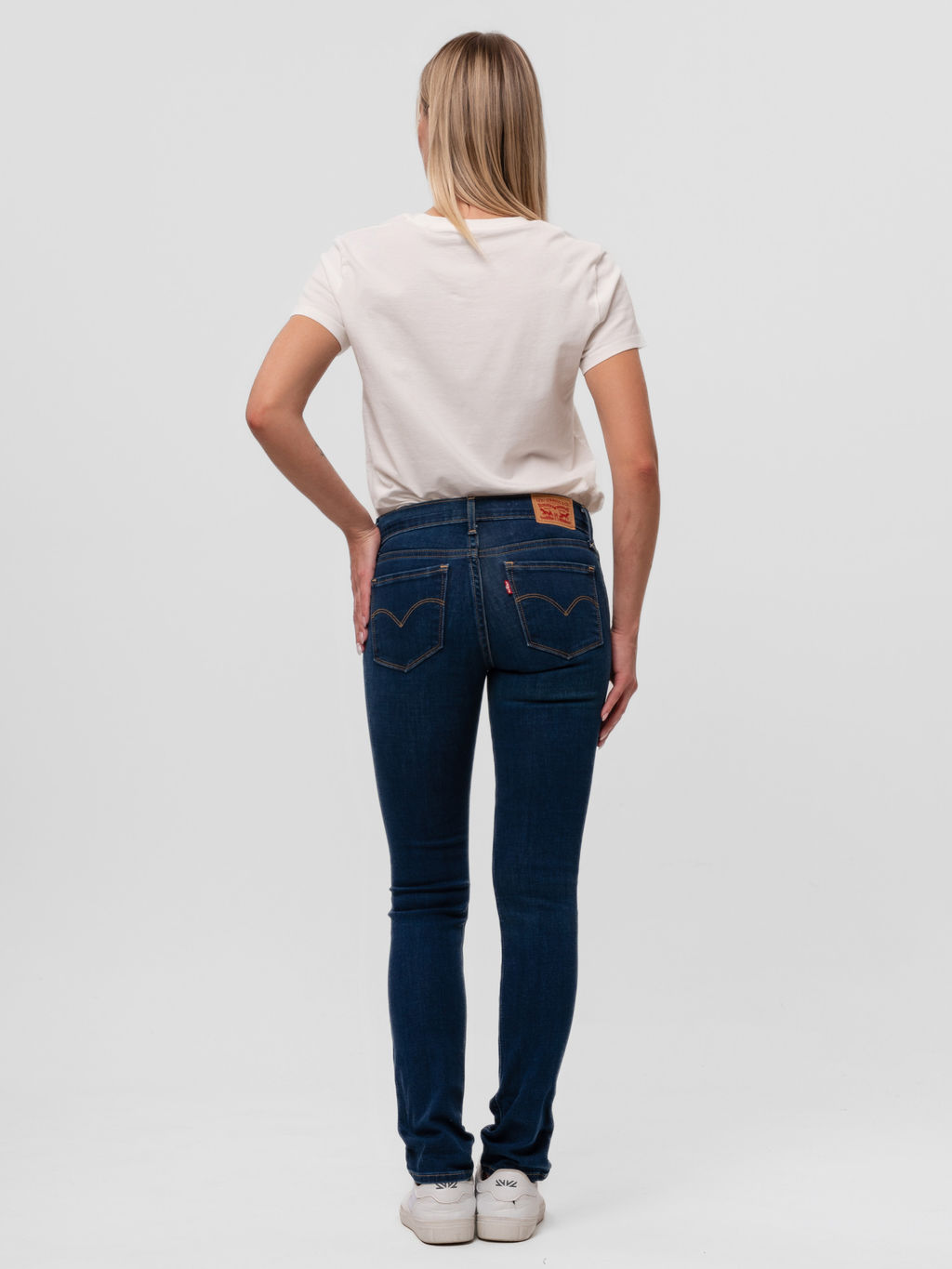 Джинсы женские