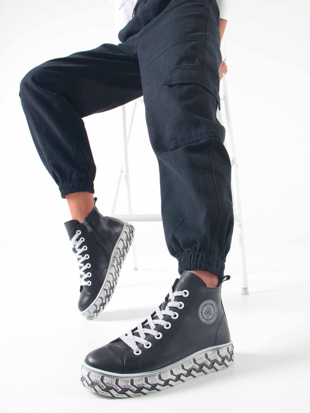 Ботинки 213.icebergw. black/Байка