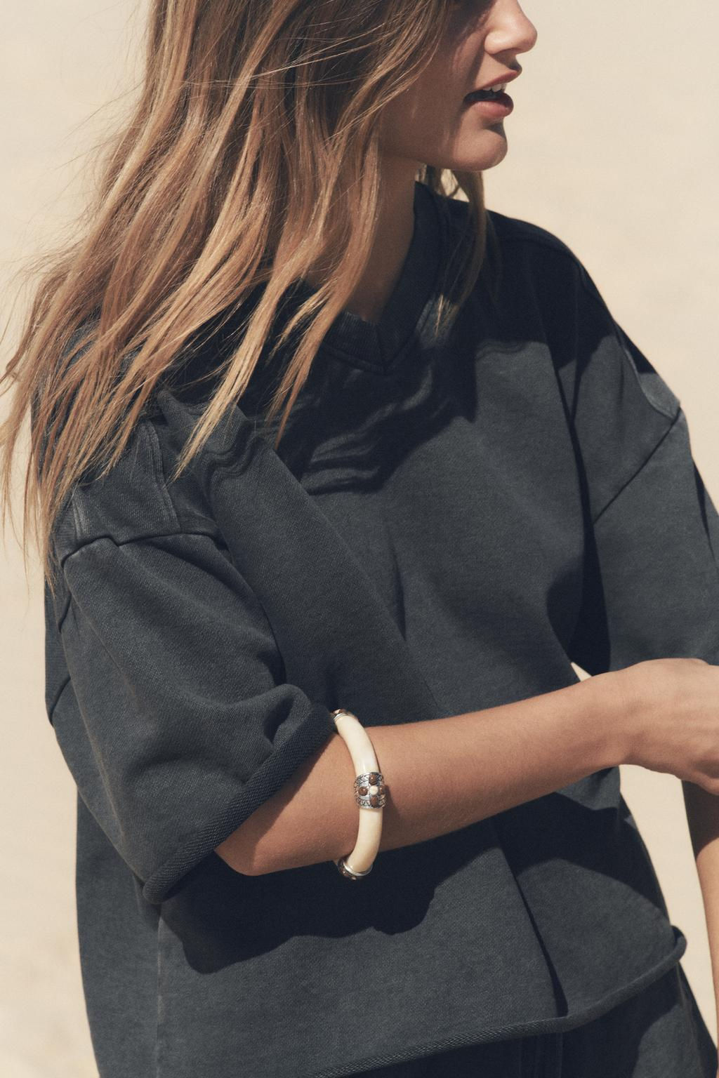 WASHED-EFFECT PLUSH SWEATSHIRT - Zara фото 17