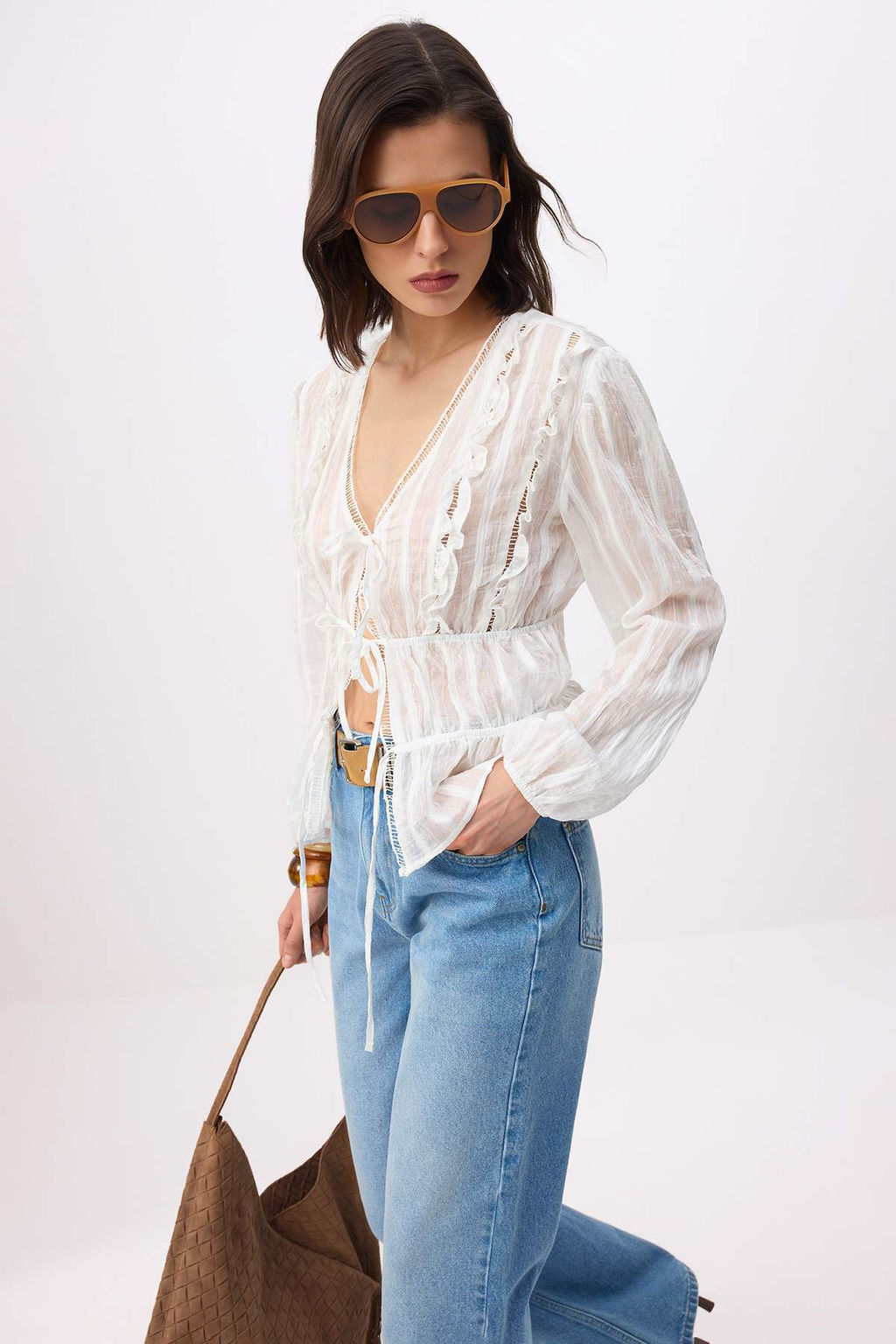 Beyaz Kedi Merdivenli Hafif Transparan Boho Gomlek TWOSS26GO00101