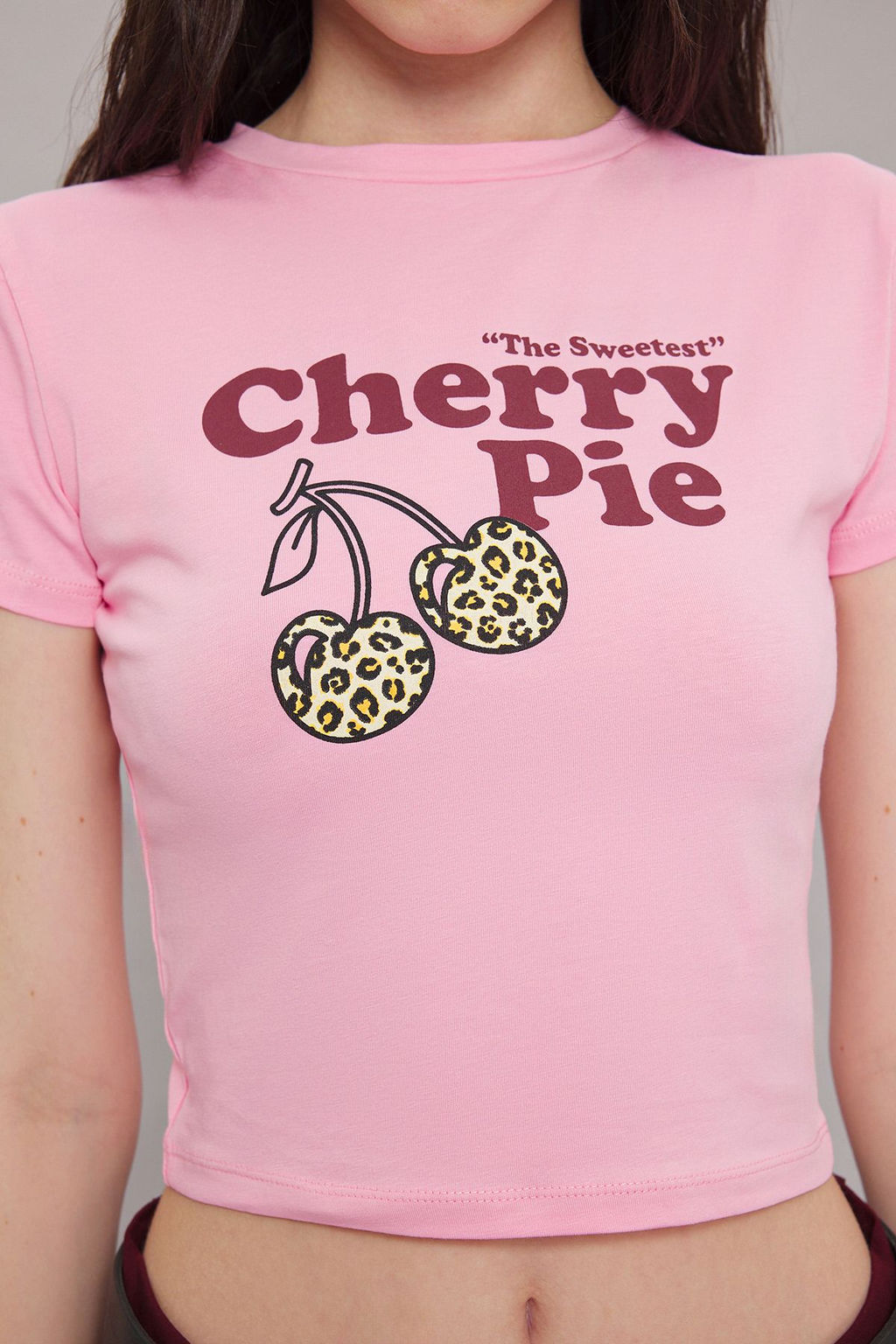 TRENDYOLMILLA Ekru Slogan Bask?l? Crop Fitted/Vucuda Oturan Orme T-Shirt TWOSS25TS00036  фото 11