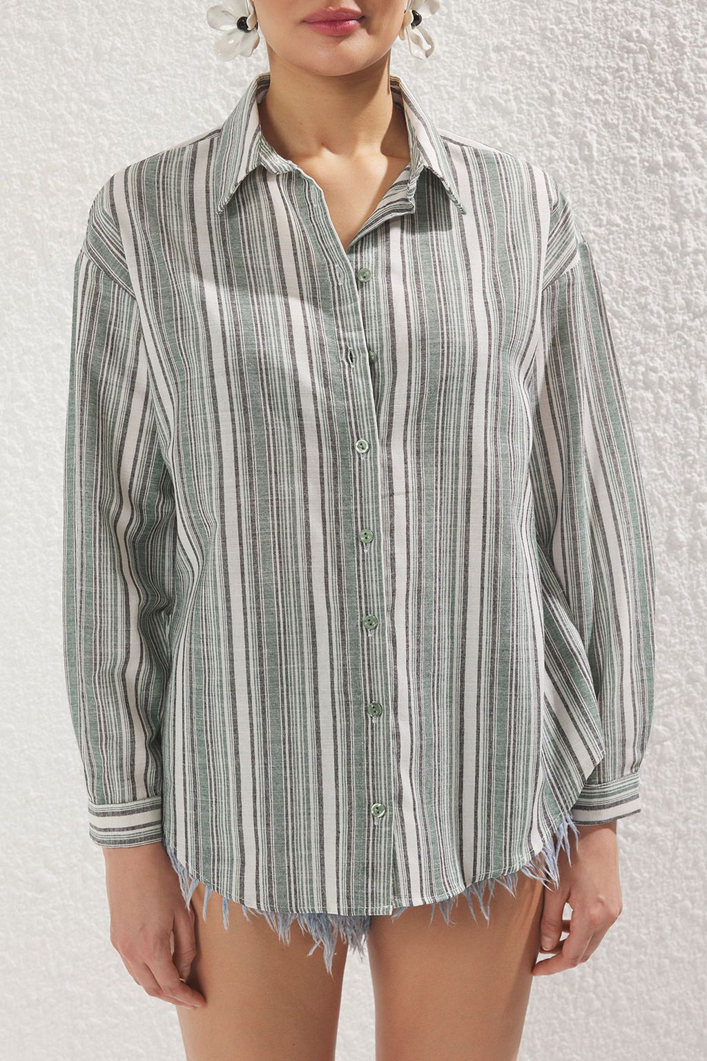 TRENDYOLMILLA Mavi Cizgili Dokuma Plaj Gomlegi TBESS23GO00041  фото 3