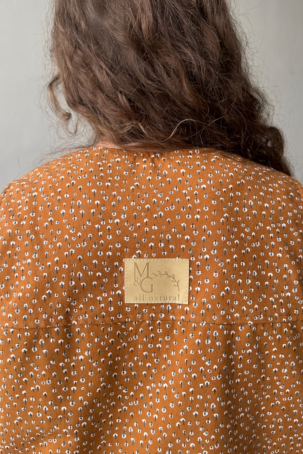 Жилет стеганый HOME109/01/Коричневый, белый