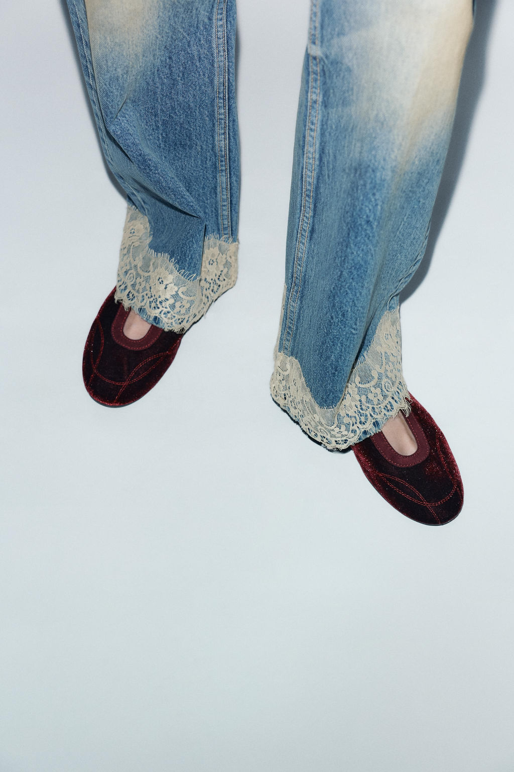 VELVET-EFFECT TOPSTITCHED BALLET FLATS