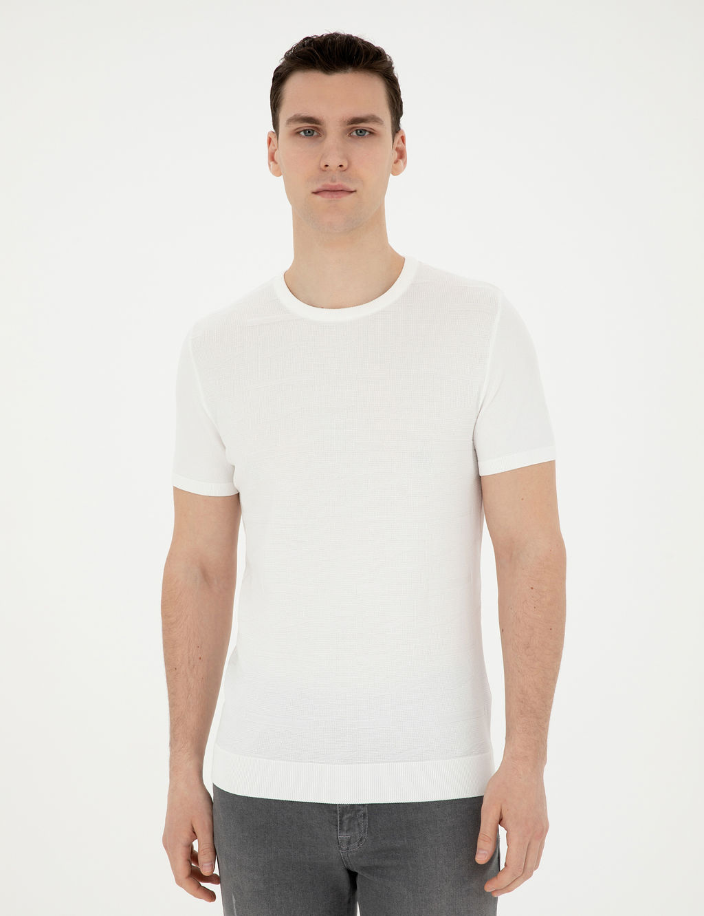 Beyaz Slim Fit Bisiklet Yaka Triko Ti__rt