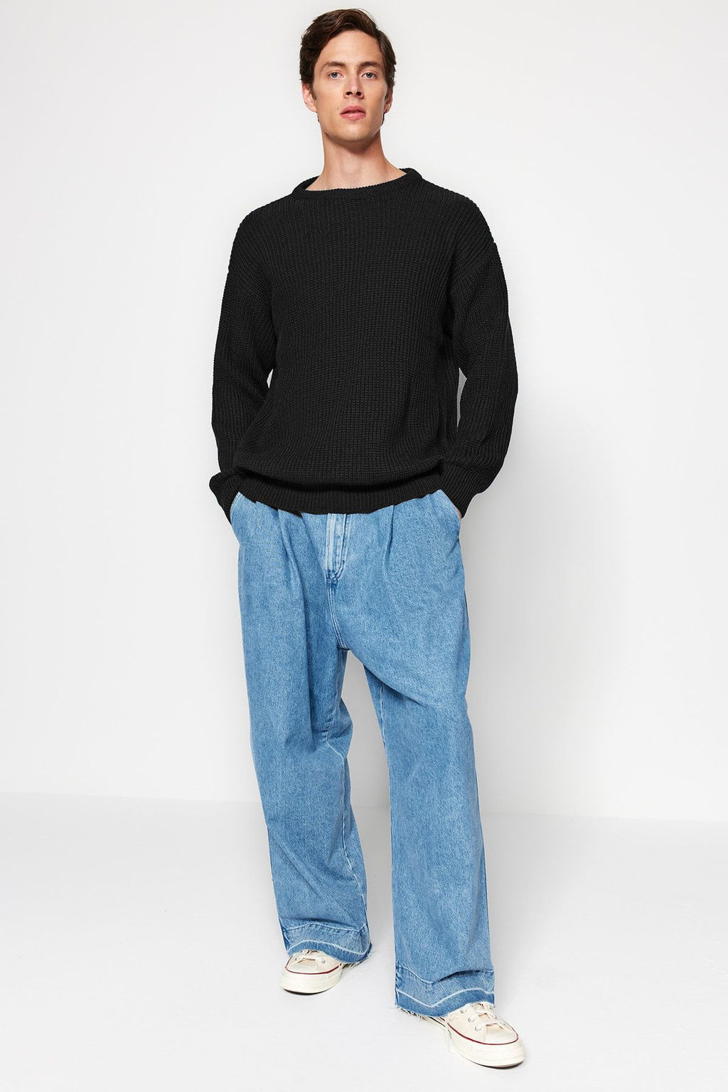 Siyah Oversize Couple/Cift Bisiklet Yaka Duz Triko Kazak TMNAW23KZ00189