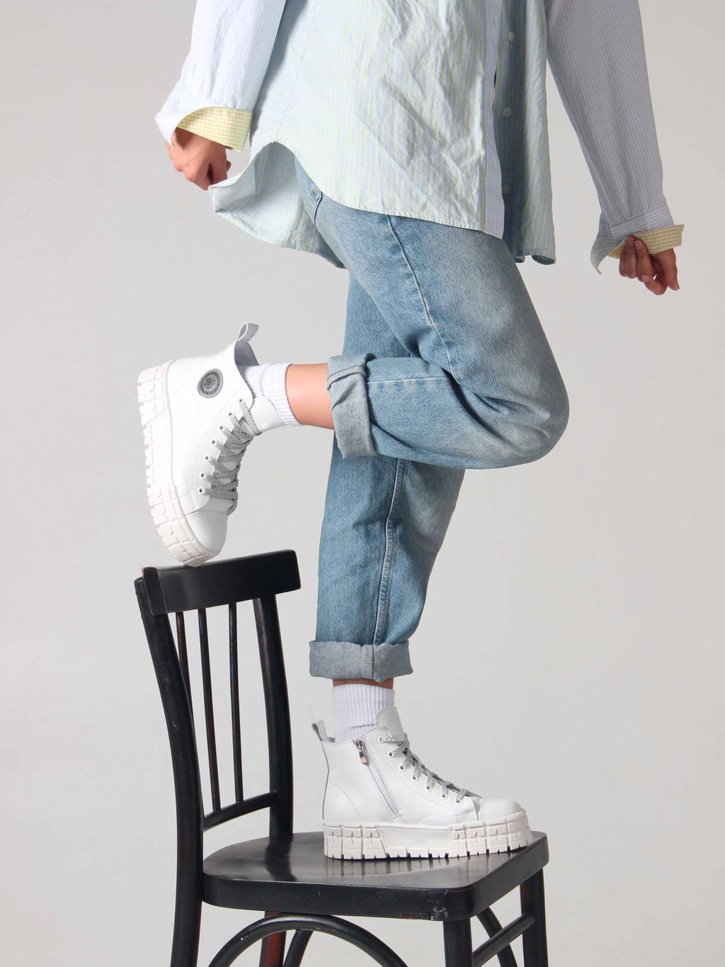 Ботинки 213.212131w. Белый/Байка