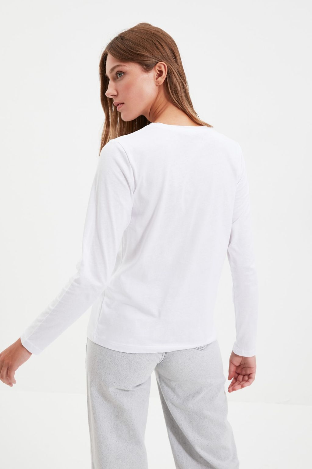 TRENDYOLMILLA Beyaz %100 Pamuk Uzun Kollu Bisiklet Yaka Regular/Normal Kal?p Basic Orme T-Shirt TWOAW21TS0098  фото 14