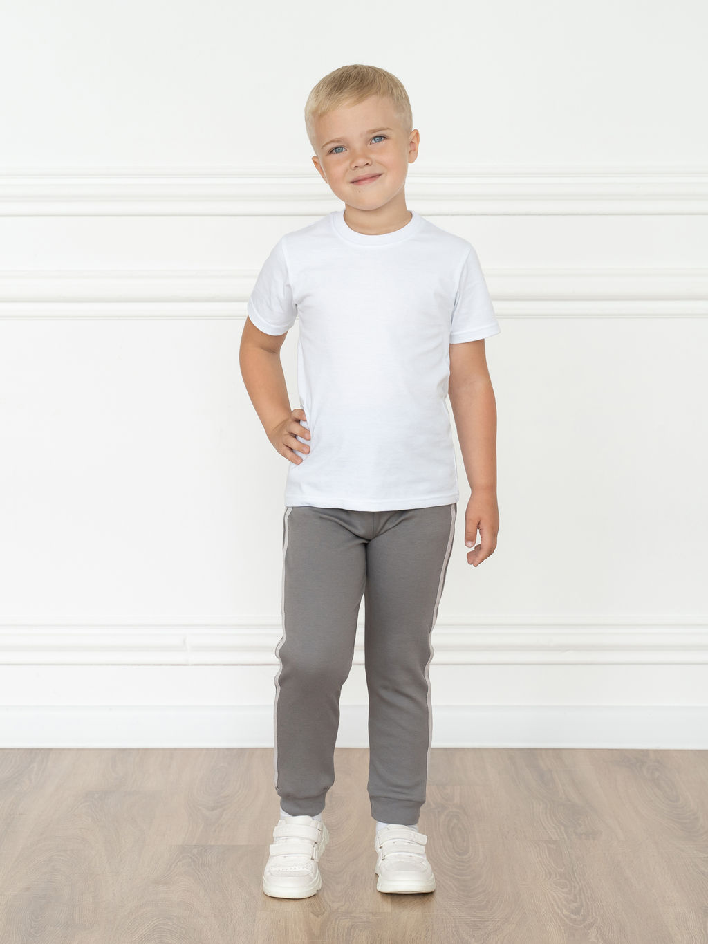 Штанишки детские серые с лампасами