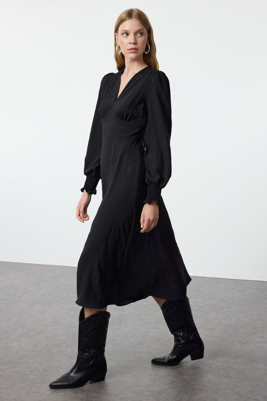 Siyah Belden Ac?lan Korsaj Detayl? Midi Dokuma Elbise TWOAW25EL00366 - Trendyolmilla фото 2