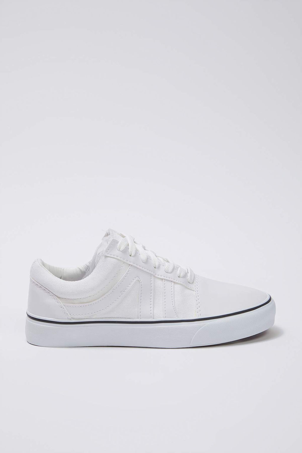 Trendyol Shoes Siyah Bagc?kl? Kontrast Kad?n Spor Ayakkab? TAKAW25SN00068