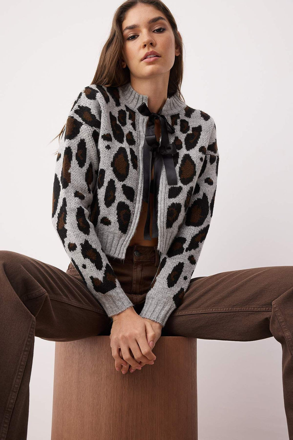 Ac?k Gri Leopar Desenli Crop Yumusak Dokulu Triko H?rka TWOAW25HI00355