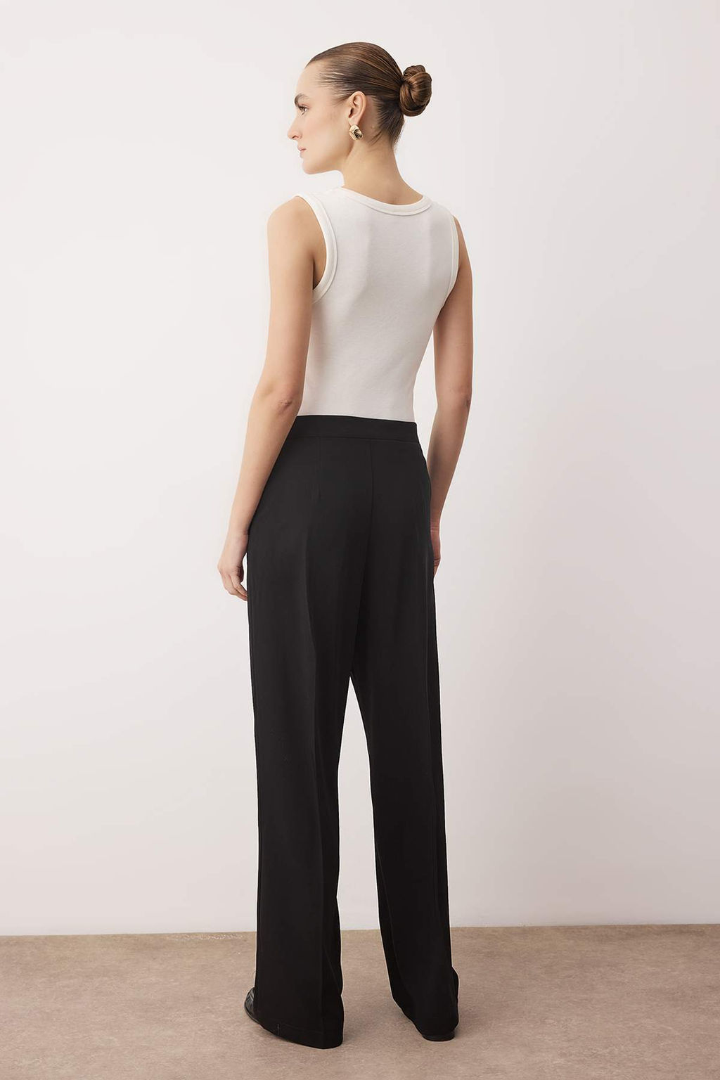 EXCLUSIVE Ozel Koleksiyon Dokumlu Siyah Nervurlu Wide Leg/Genis Paca Pantolon TWOAW26PL00118