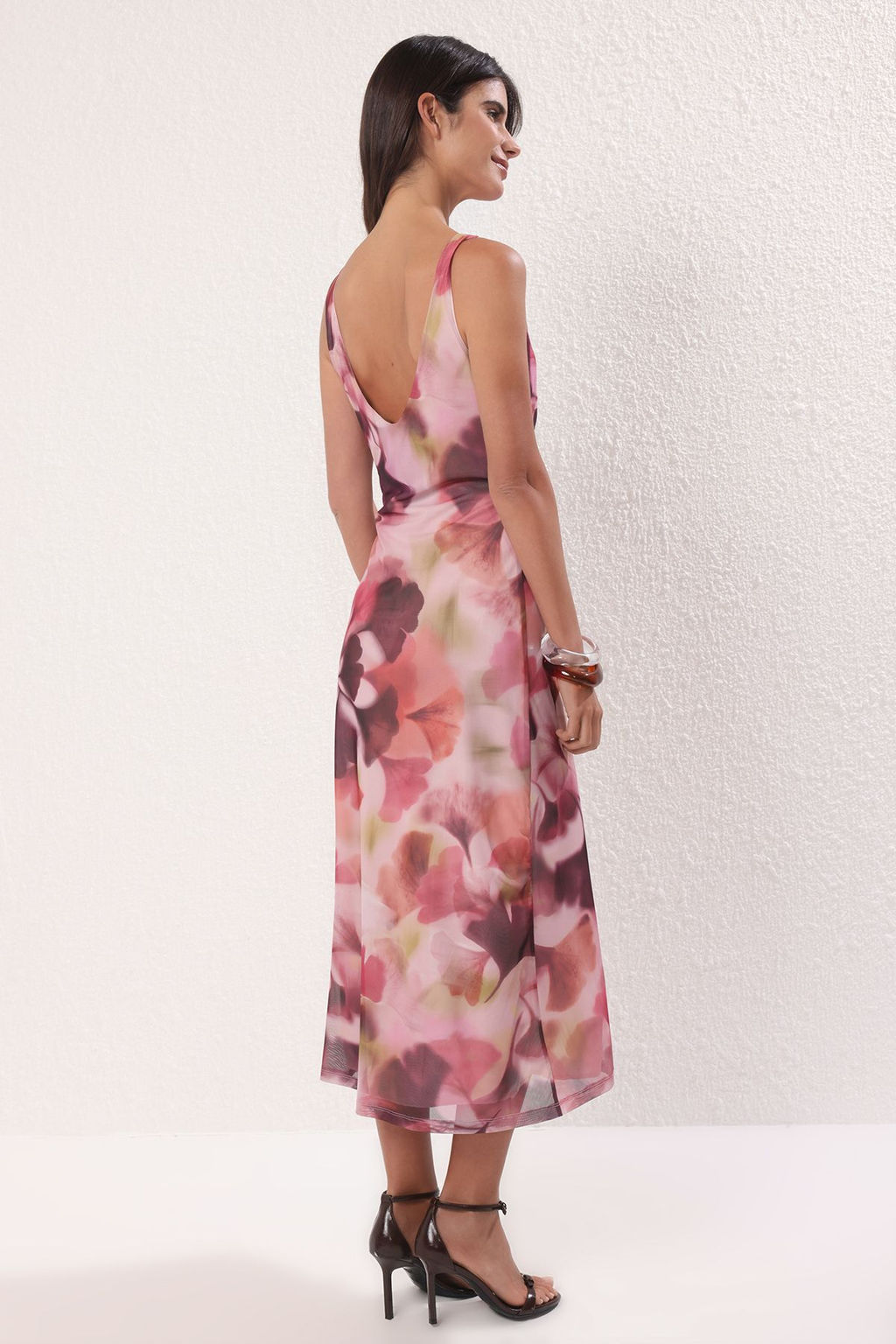 Cok Renkli Fitted/Vucuda Oturan Soyut Fiyonklu Maxi Tul Esnek Orme Elbise TWOSS25EL00361