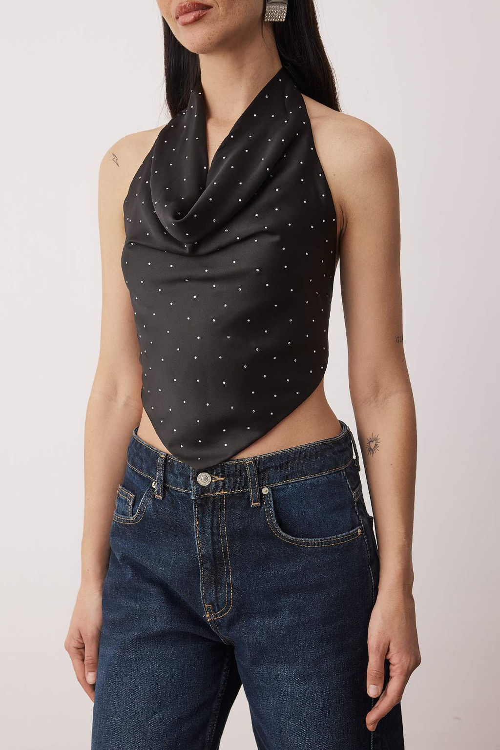 Siyah Tas Bask? Degaje Yaka Kolsuz Saten Party Bluz TPRAW26BZ00057 - Trendyolmilla фото 2