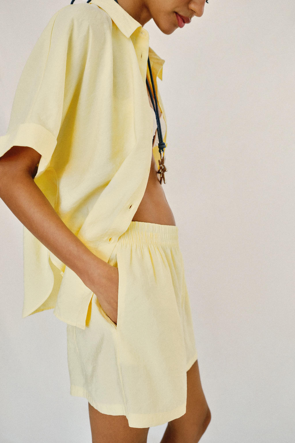 CAMISA FLUIDA MANGA CORTA / Amarillo