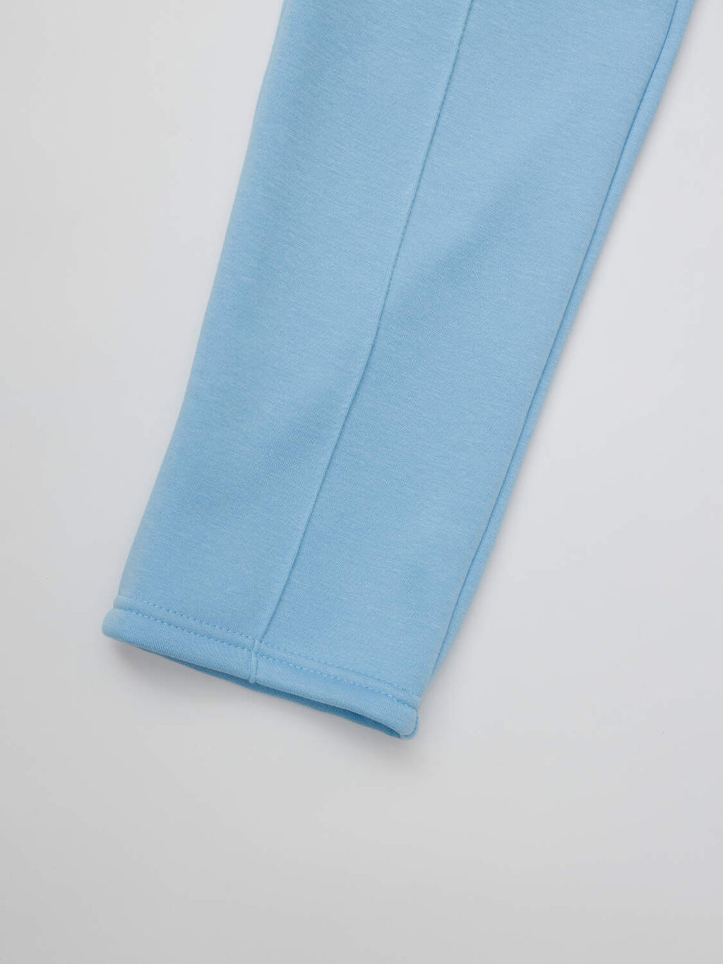 Женский костюм, интерсофт, свитшот и брюки прямые со стрелками, голубой - Knitka wear фото 9