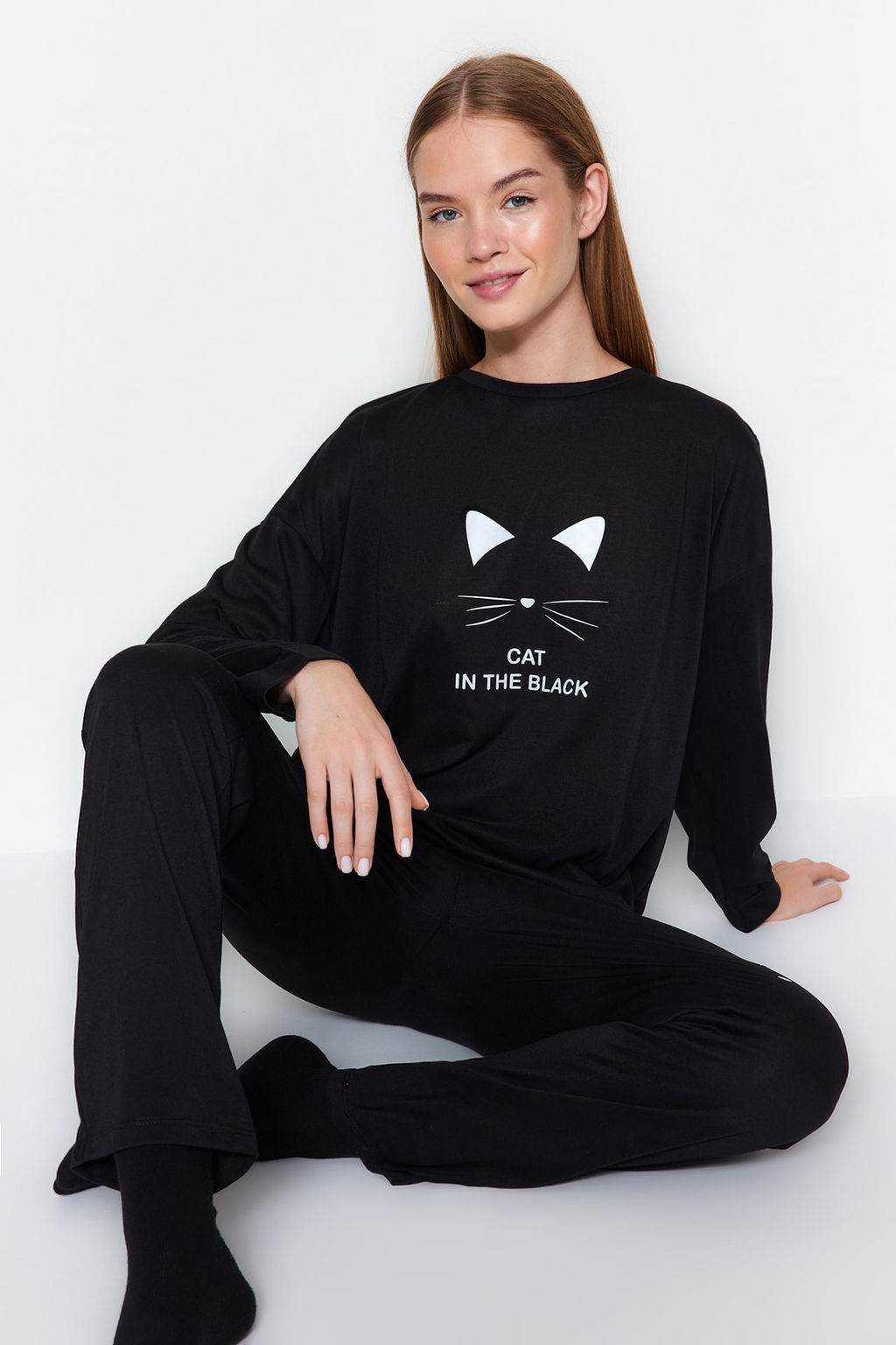 Trendyolmilla Siyah-Beyaz %100 Pamuklu Bask?l? Orme Pijama Tak?m? THMAW22PT0611