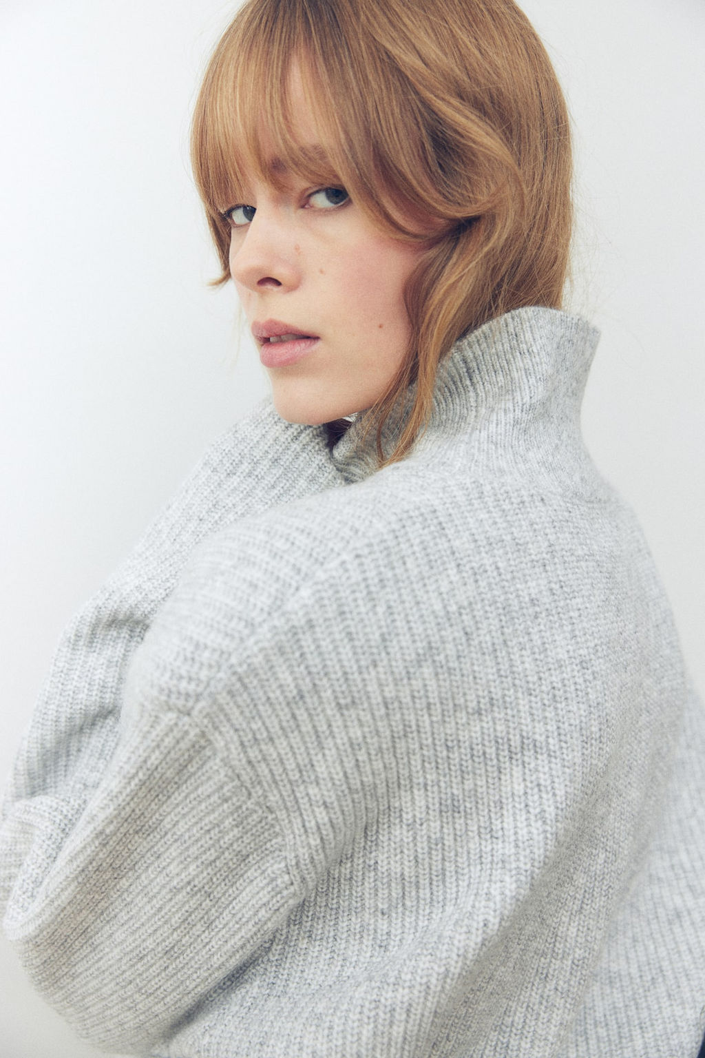 Jersey con hombreras y cuello perkins - H&m фото 4