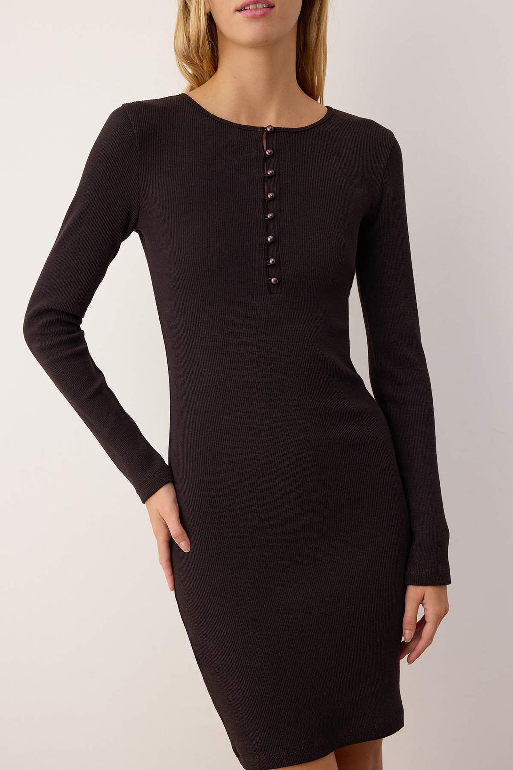 Kahverengi Fitted/Vucuda Oturan Dugmeli Mini Orme Elbise TWOAW26EL00215 - Trendyolmilla фото 7