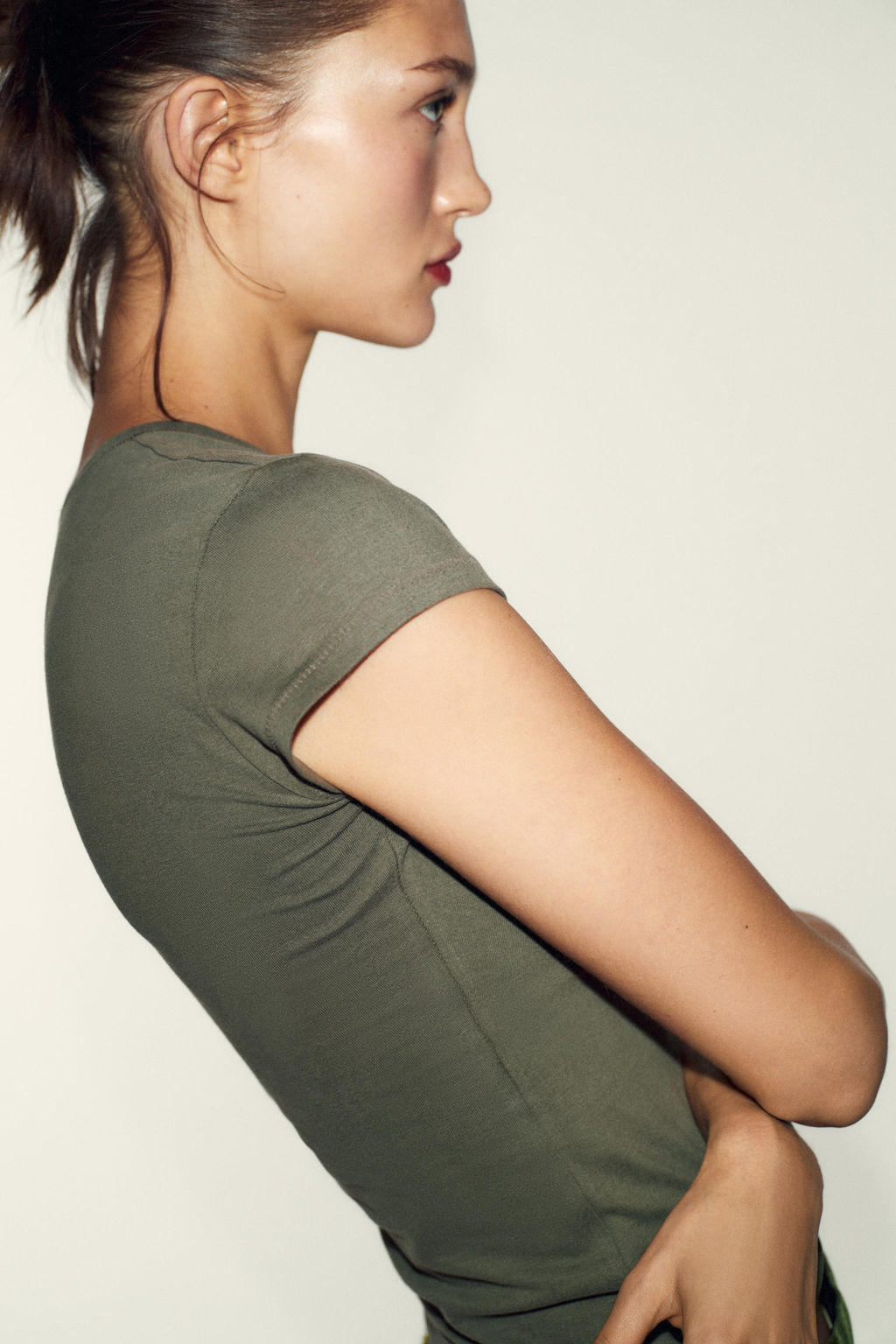 SLIM FIT SHORT SLEEVE T-SHIRT - Zara фото 14