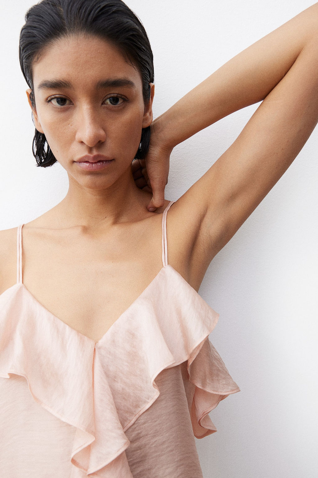 Top de volantes con tirantes espagueti