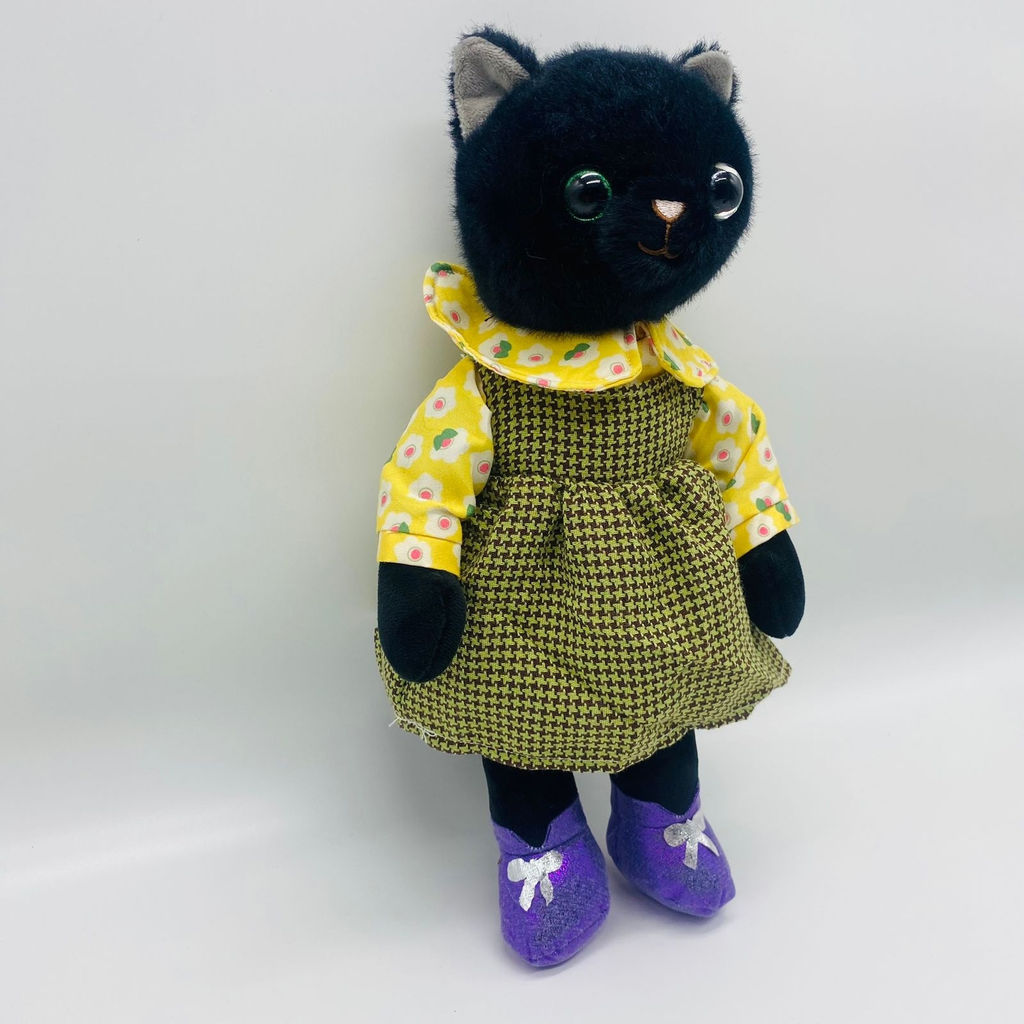 Мягкая игрушка Кошка черная в одежде - Storyland фото 4