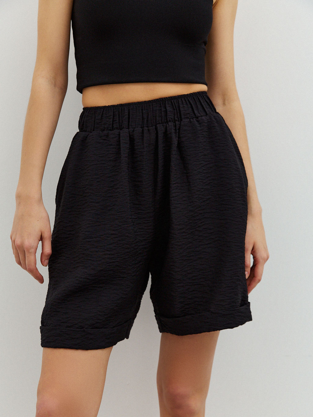 Шорты их сжатой вискозы - TO BE ONE фото 4