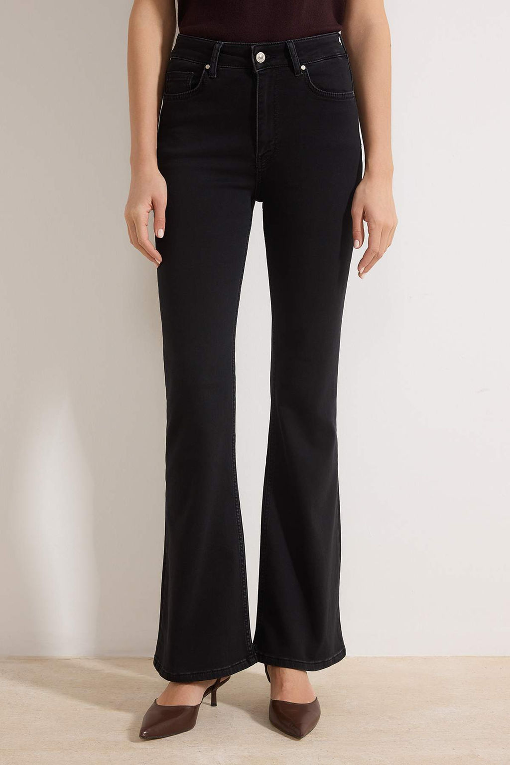 Siyah Yuksek Bel Flare Yumusak Ekstra Esneyen Orme Kot/Jeans TWOSS26JE00091 - Trendyolmilla фото 7