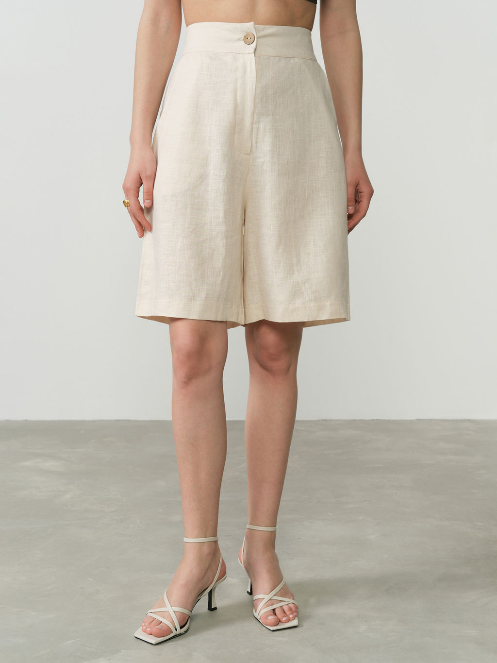 Шорты льняные 630 бежевые