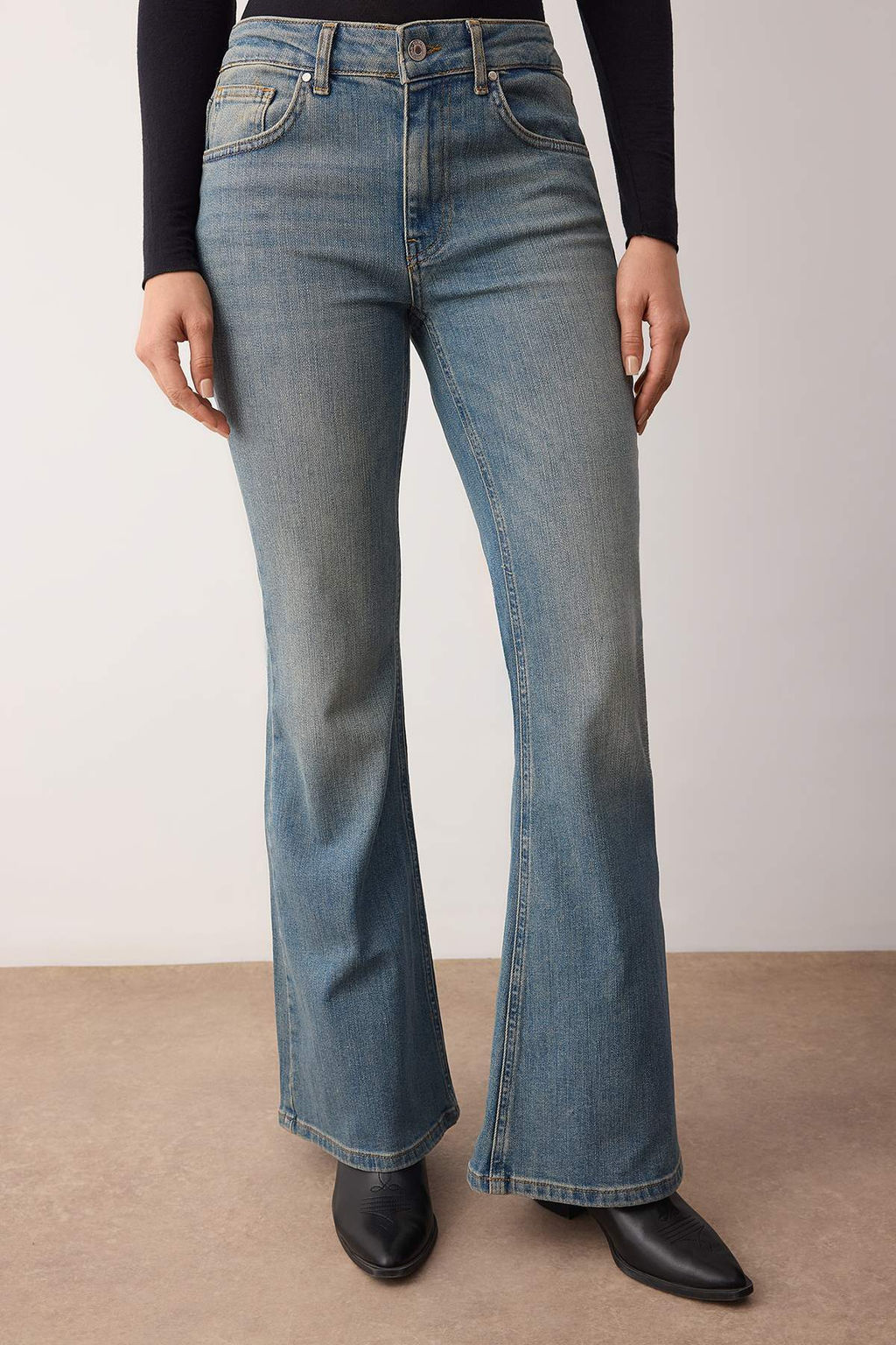 Mavi Normal Bel Arka Cep Detayl? Flare Bootcut Jeans TWOAW26JE00130 - Trendyolmilla фото 3