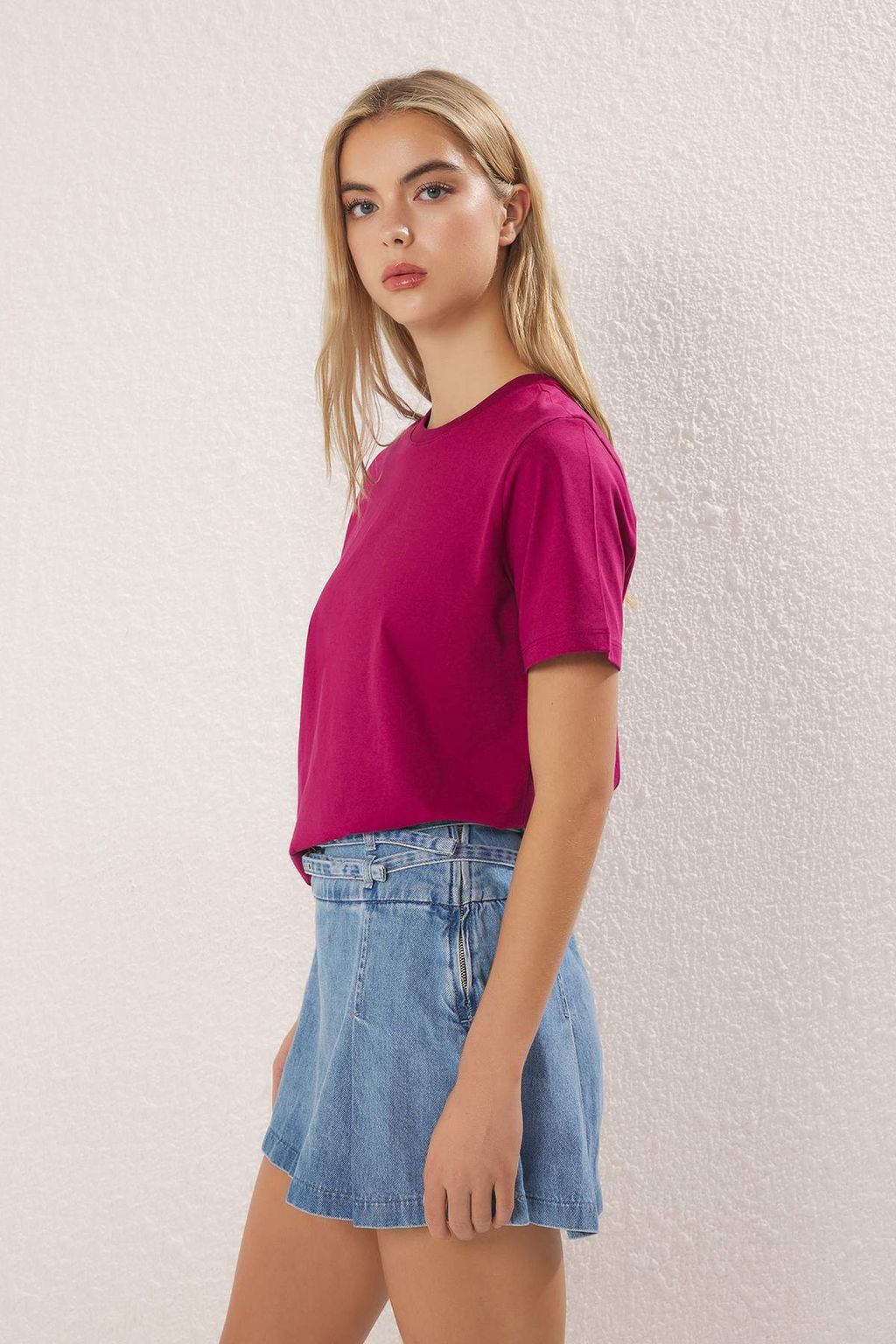 TRENDYOLMILLA Ekru %100 Pamuk Premium Basic Bisiklet Yaka Orme T-Shirt TWOSS23TS00042  фото 15