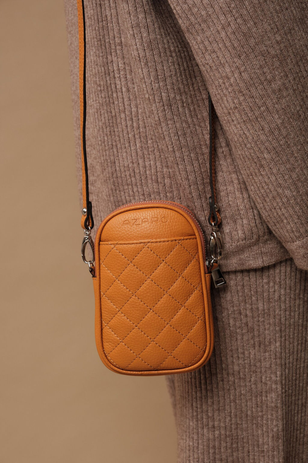 Сумка кожаная Azaro 30832 оранжевый карандаш