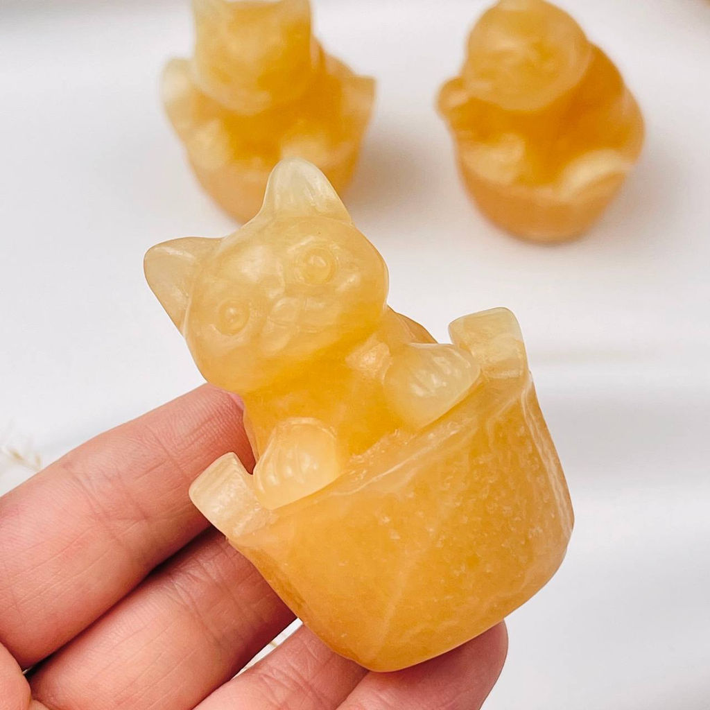 Фигурка резная Кошка из Кальцита