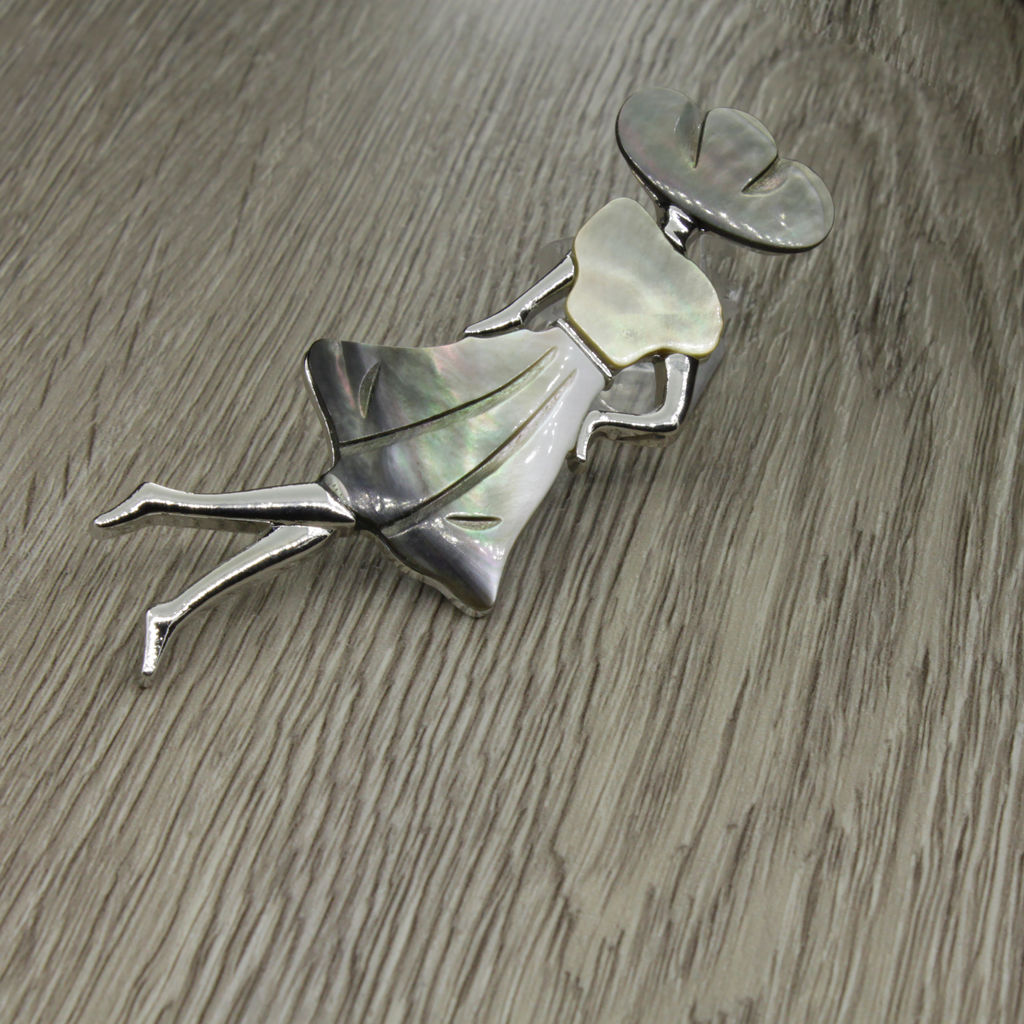 Брошь-подвеска "Леди" со вставкой из черного перламутра