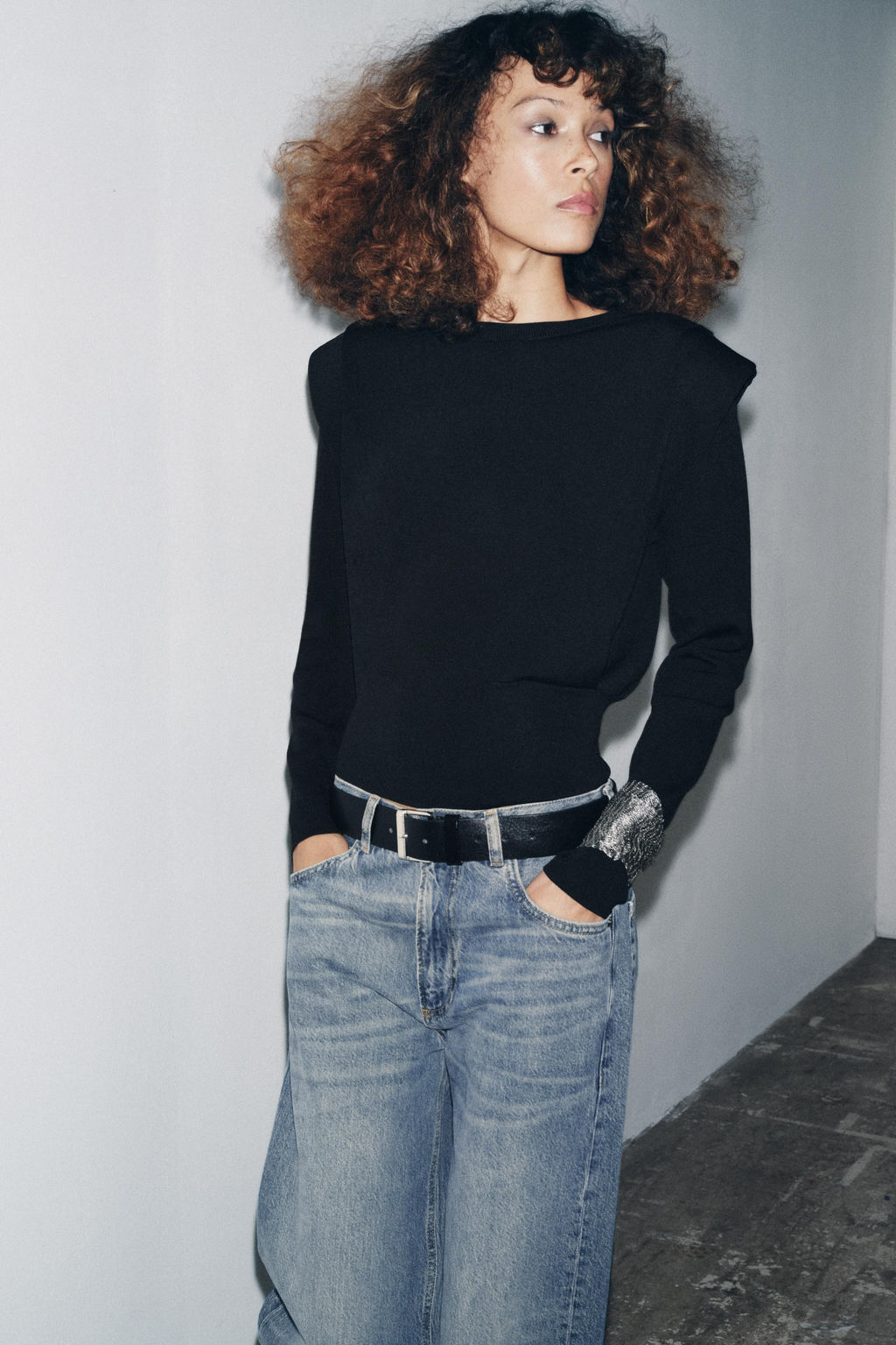 KNIT TOP WITH SHOULDER PADS - Zara фото 6