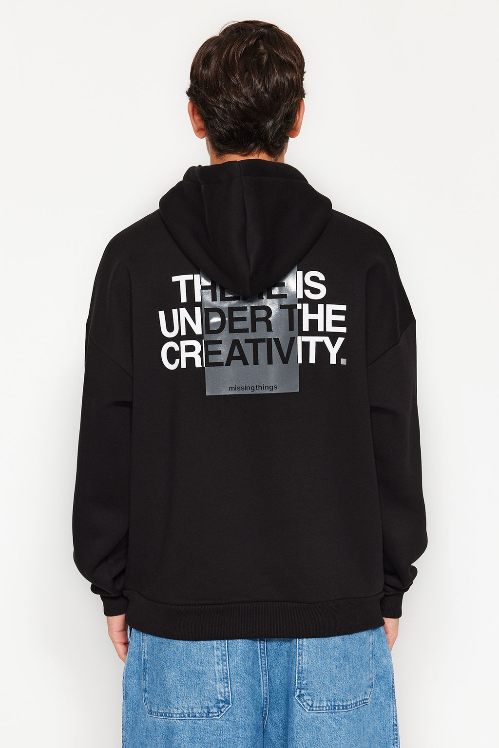 TRENDYOL MAN Siyah %100 Pamuk Oversize/Genis Kesim Kapusonlu Uzun Kol S?rt Yaz? Bask?l? Sweatshirt TMNAW24SW00220 - Trendyolmilla фото 5