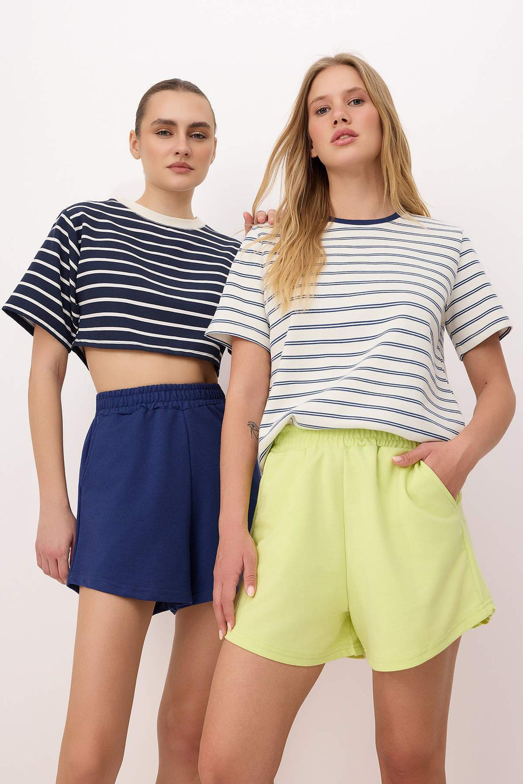 TRENDYOLMILLA Gri Melanj- Siyah 2Li Paket Relaxed/Rahat Kal?p K?sa Esnek Orme Sort & Bermuda TWOSS25SR00084  фото 15