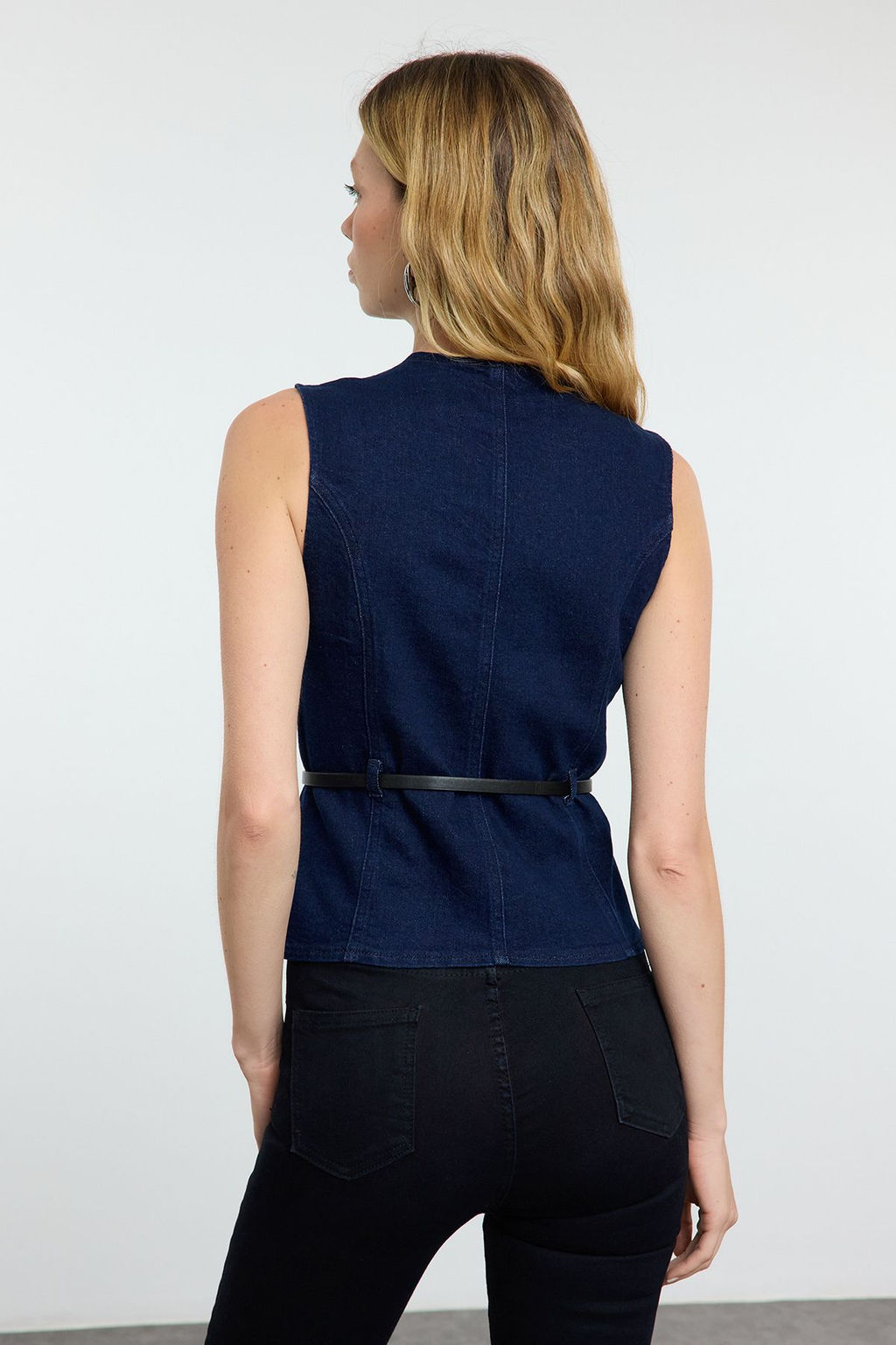 More Sustainable Koyu Mavi Kemer Detayl? Comfort/Esnek Denim Yelek TWOAW25YE00101