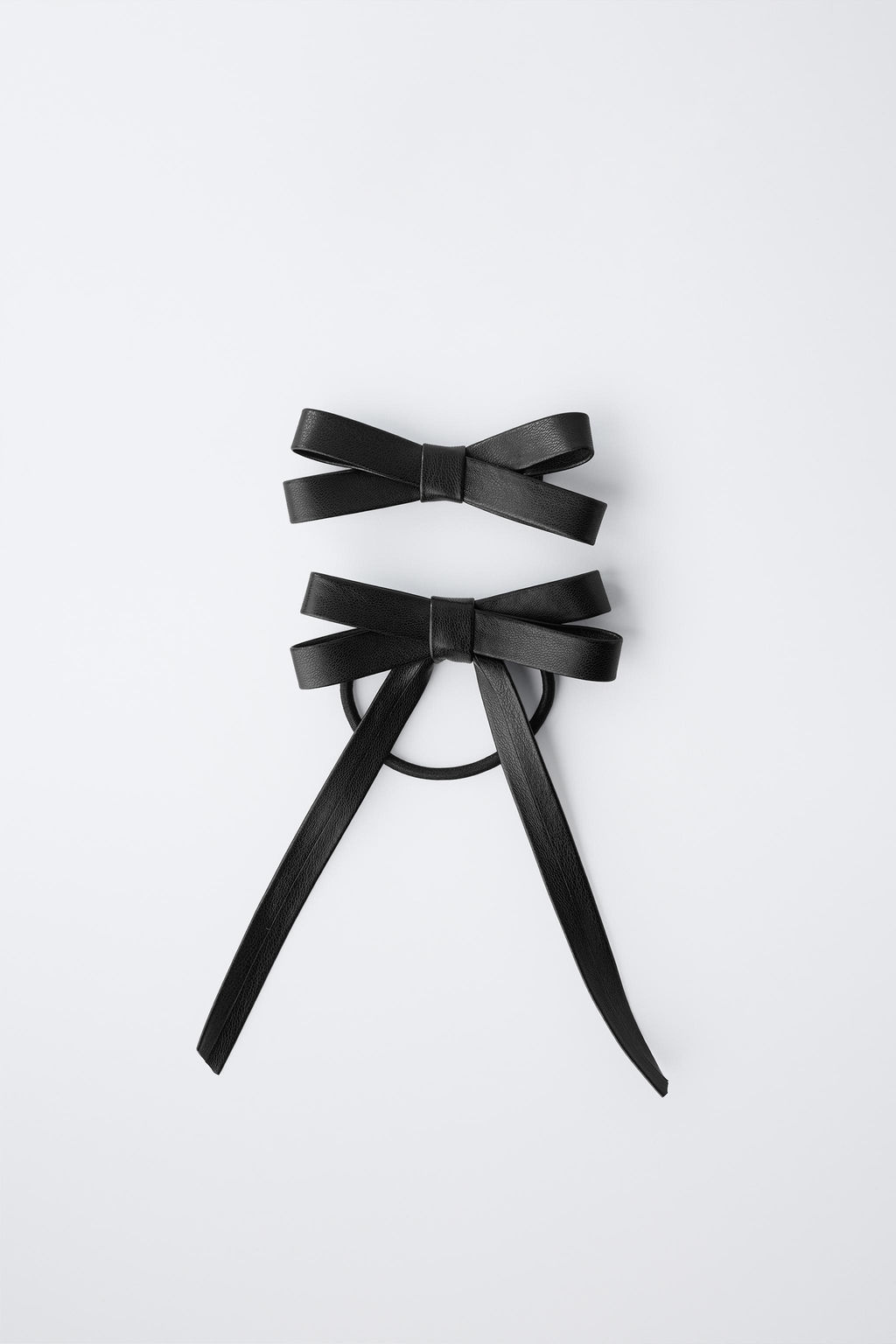 PACK OF HAIR CLIP AND LEATHER EFFECT BOW SCRUNCHIE - Zara фото 4