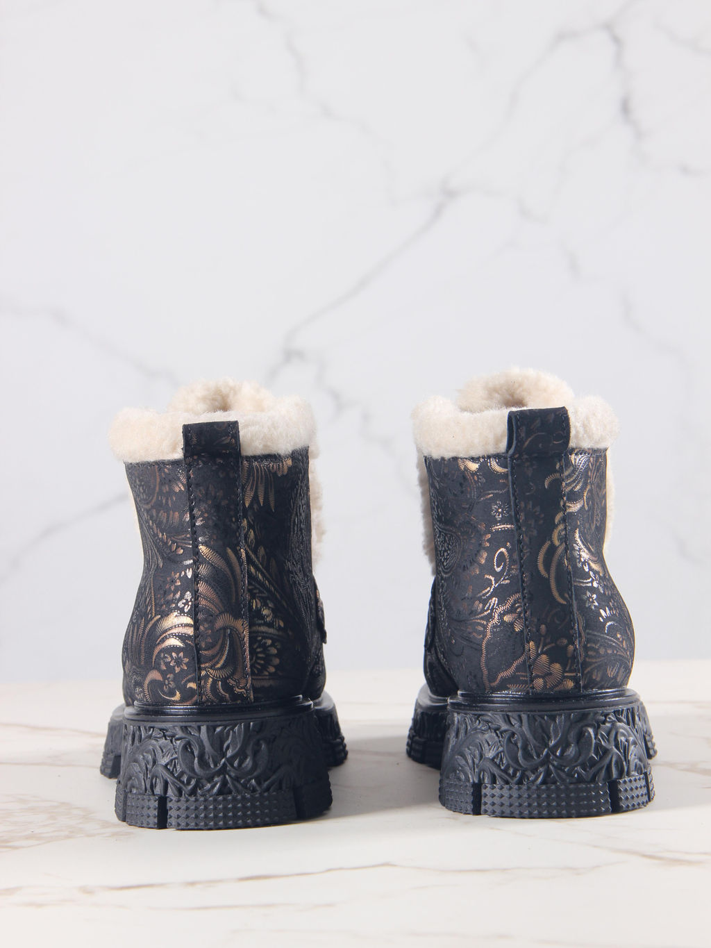 Ботинки 307.PODYUM141 bl.Черная грация/шерсть