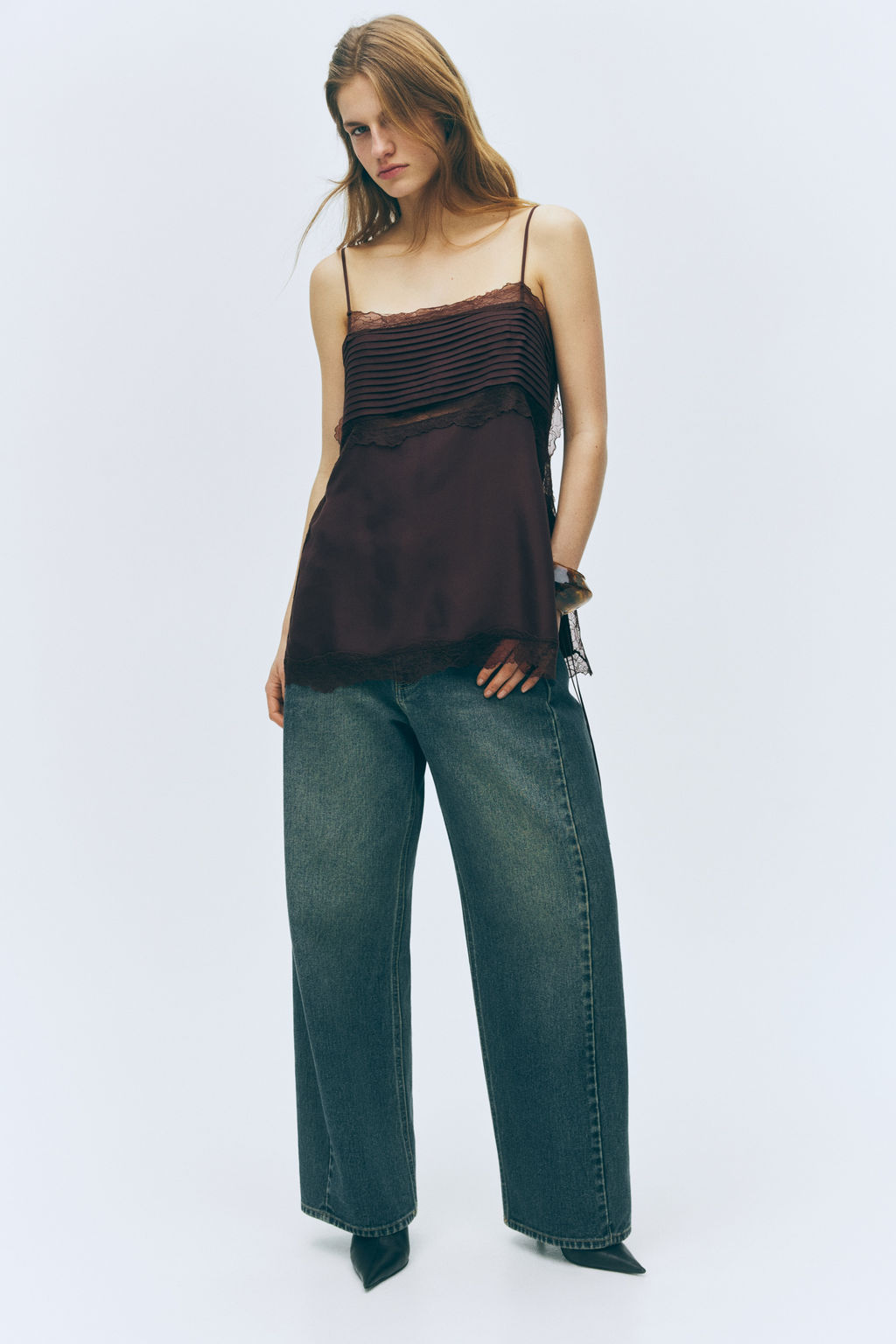 Top de tirantes espagueti con detalles de encaje - H&m фото 7
