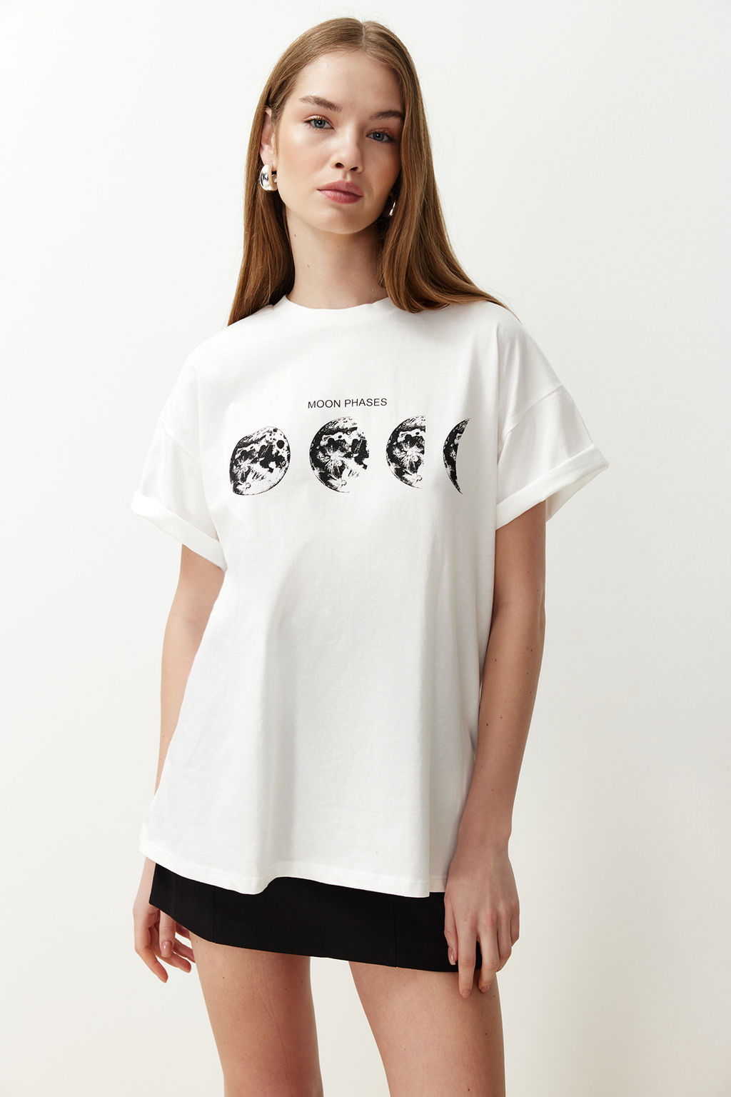 TRENDYOLMILLA Ekru %100 Pamuk Bask?l? Boyfriend Fit Bisiklet Yaka Orme T-Shirt TWOSS20TS0245