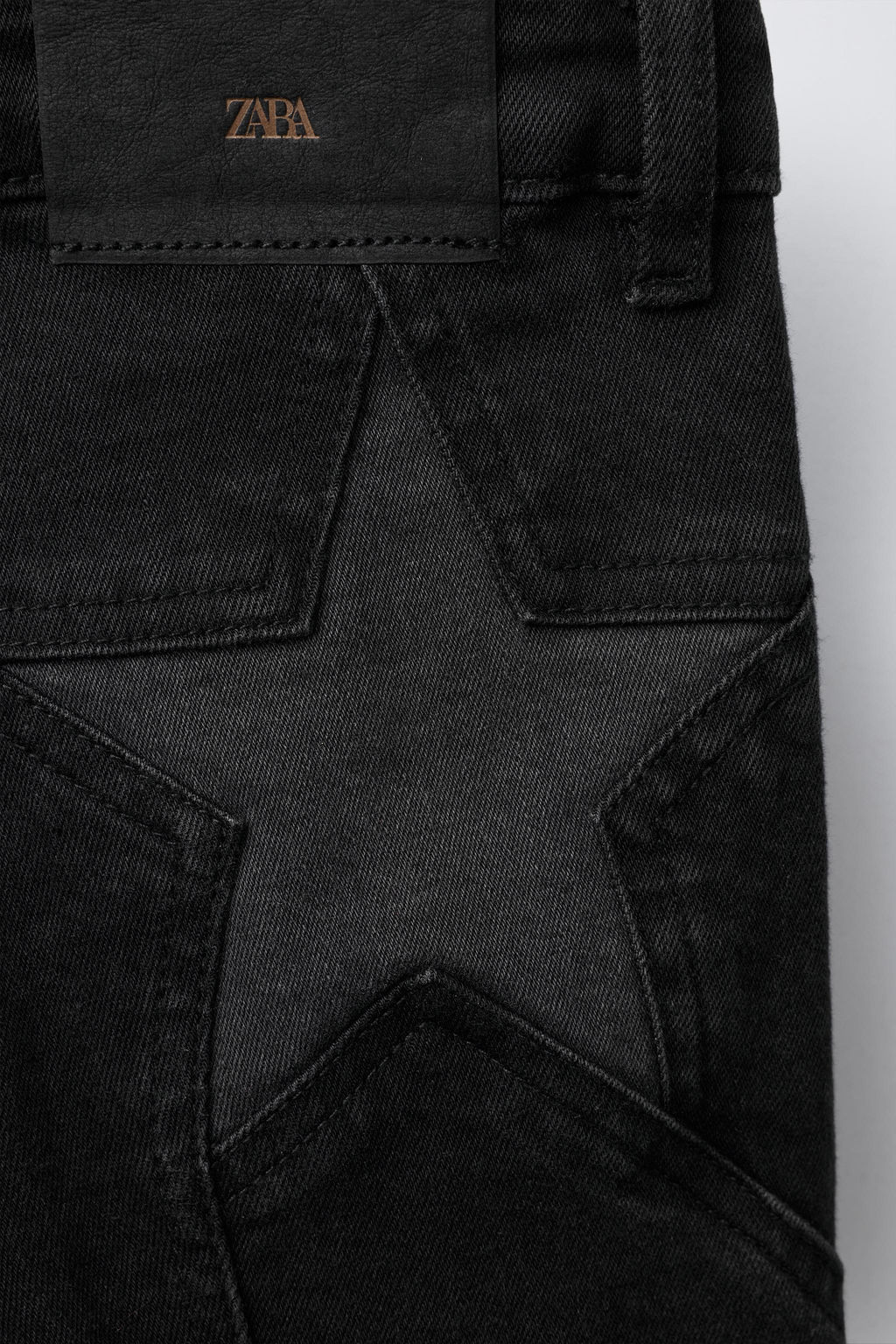 JEANS BOOTCUT PARCHES ESTRELLAS / Negro - Zara фото 4