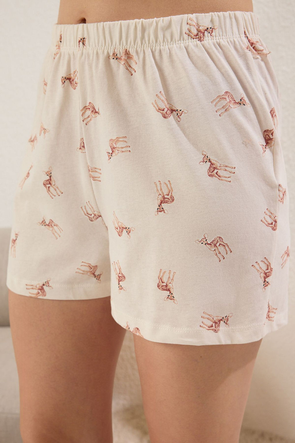 Trendyolmilla Bej Geyik Nak?s ve Bask?l? Fitilli Sortlu Orme Pijama Tak?m? THMSS25PT00292  фото 4