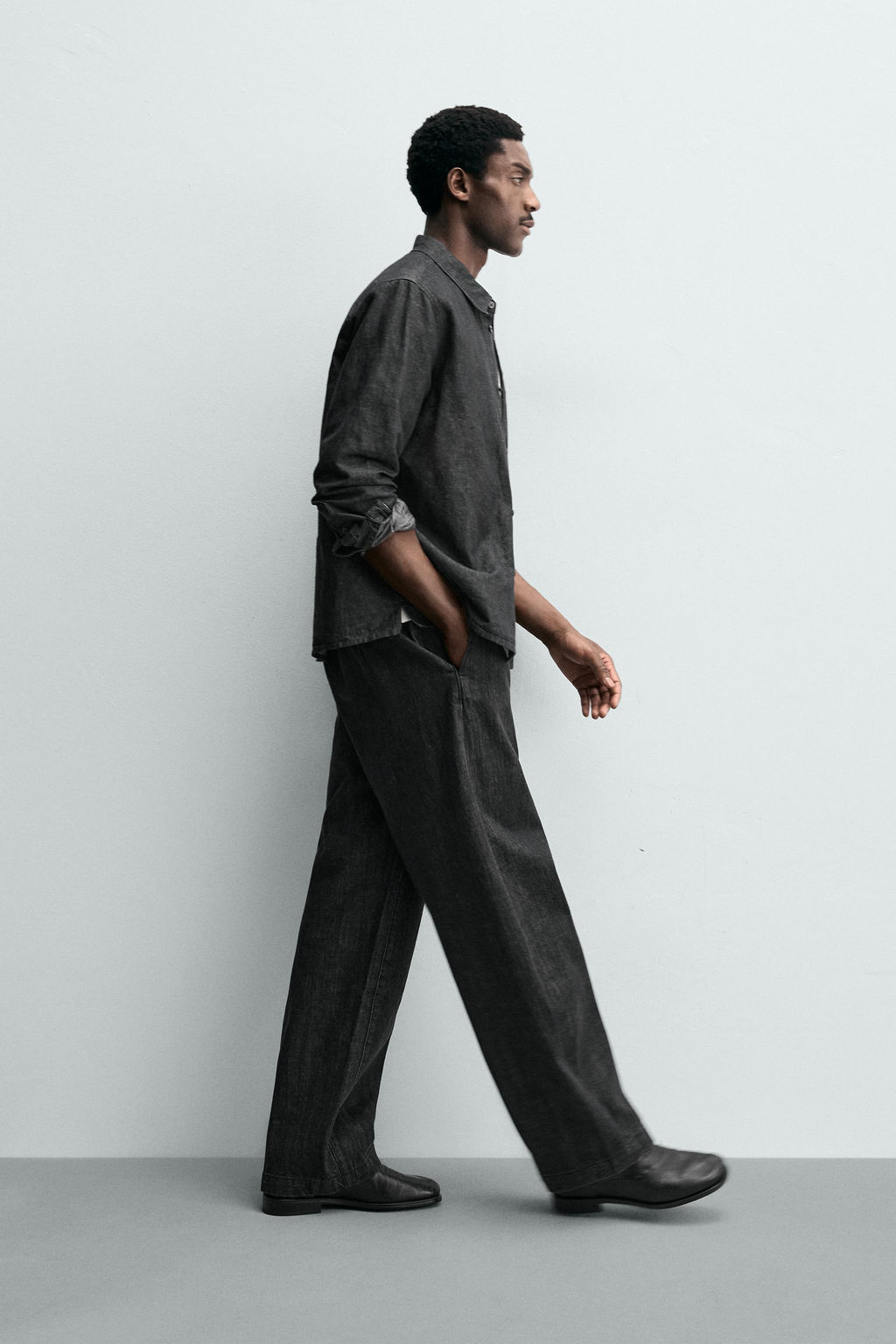 PANTAL?N CHINO DENIM BARREL FIT / Gris - Zara фото 6