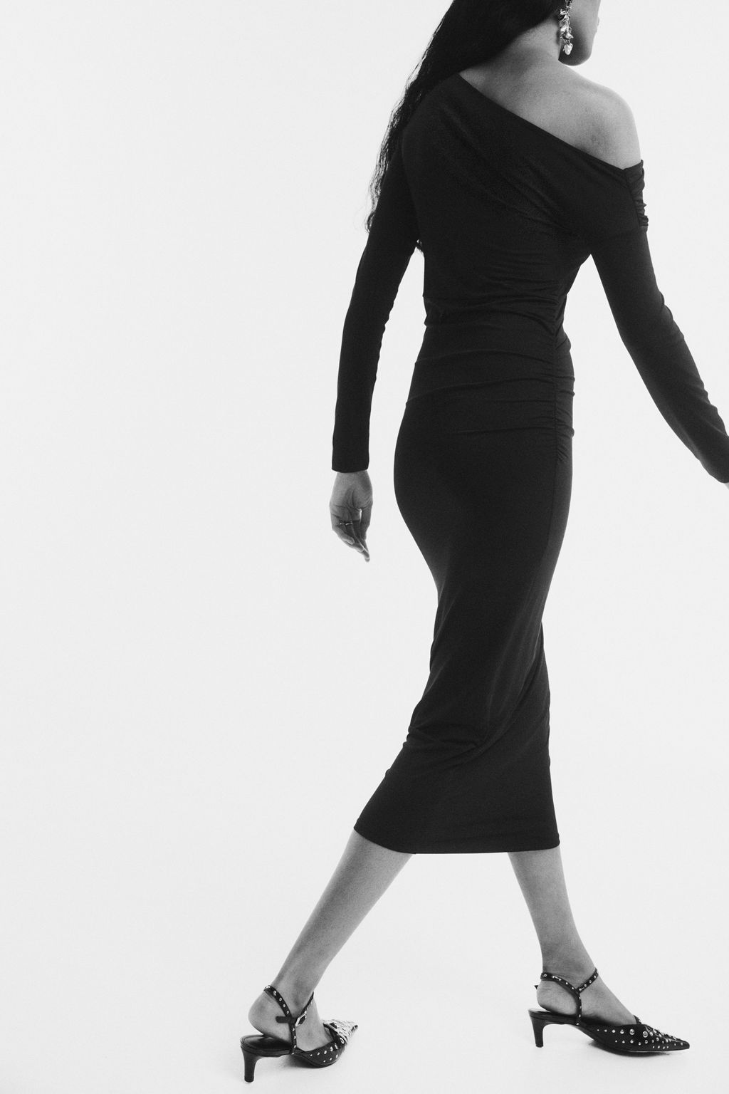 Vestido drapeado de un hombro - H&m фото 7