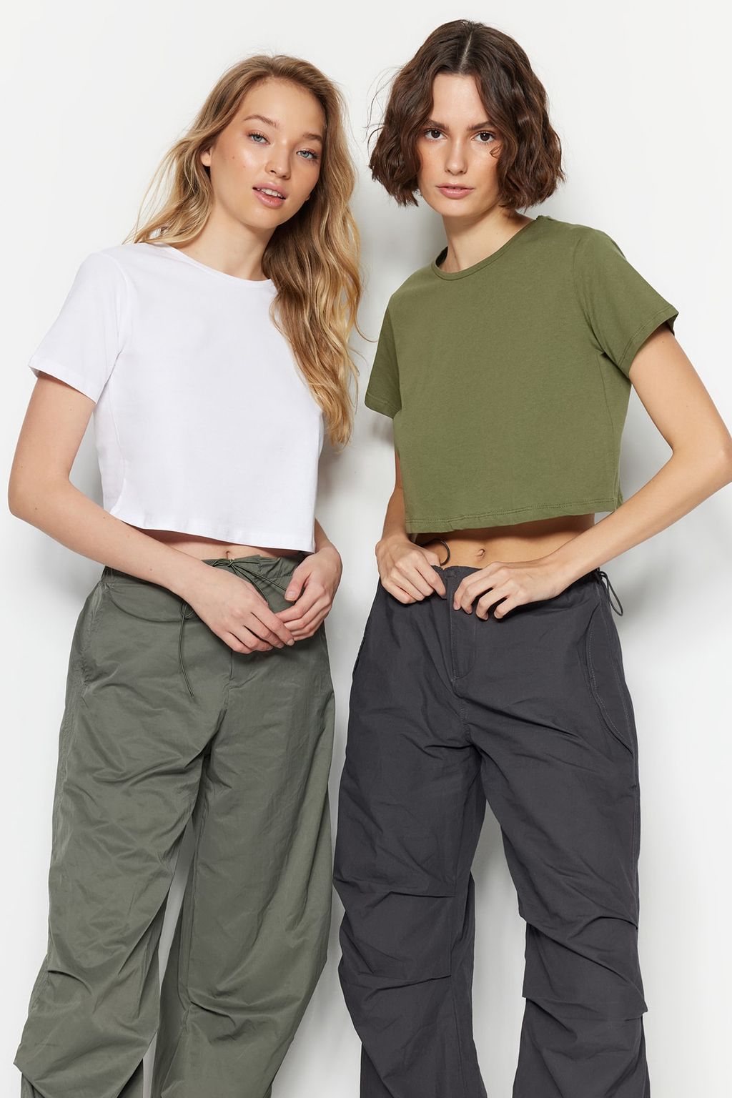 Haki-Beyaz 2li Paket %100 Pamuk Crop Bisiklet Yaka Orme T-Shirt TWOSS20TS1480