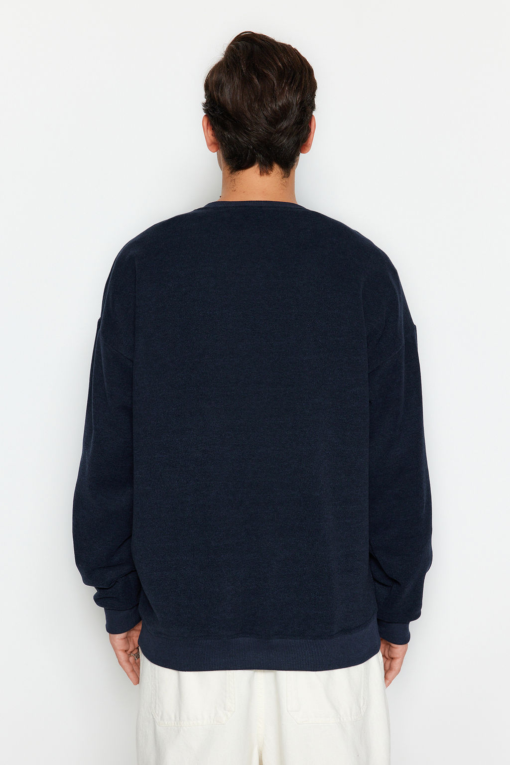 TRENDYOL MAN Lacivert Oversize/Genis Kesim Yumusak Dokulu Kolej Temal? Sweatshirt TMNAW24SW00245 - Trendyolmilla фото 6